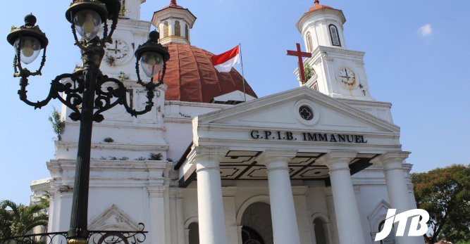 TOUR OPERATOR GATEWAY - Iconic dome and twin towers of Gereja Blenduk Semarang