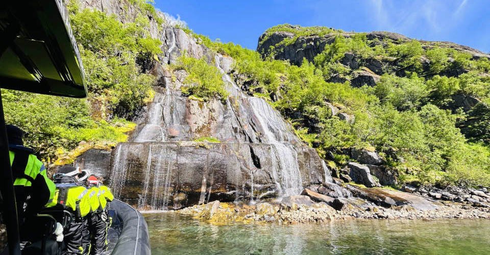 Mit dem RIB durch den Djupfjorden und Sigerfjorden
