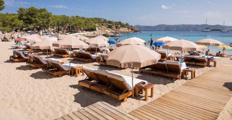 Luxuriöse Entspannung im Cala Bassa Beach Club