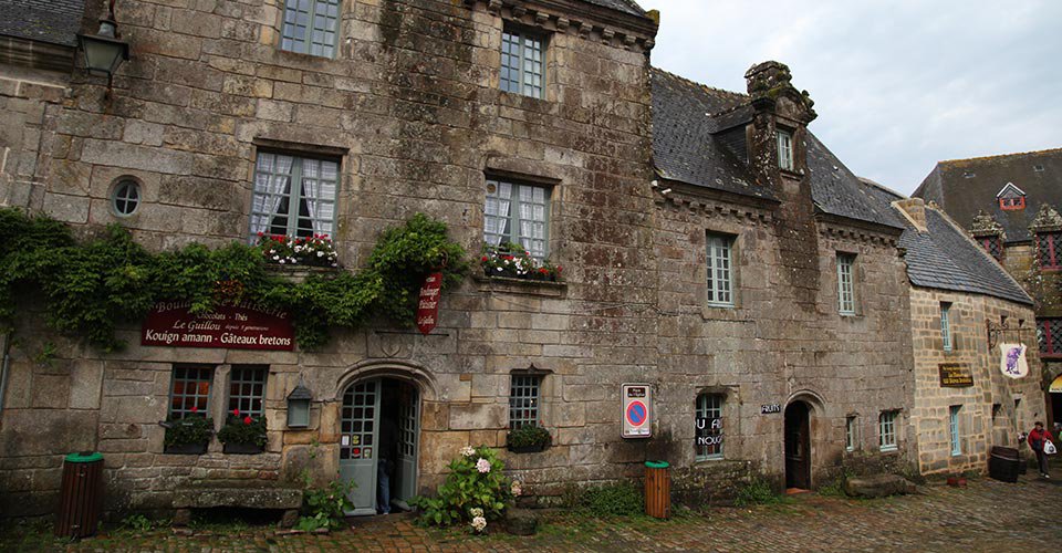 Locronan: das schönste Dorf Frankreichs und mittelalterliches Quimper