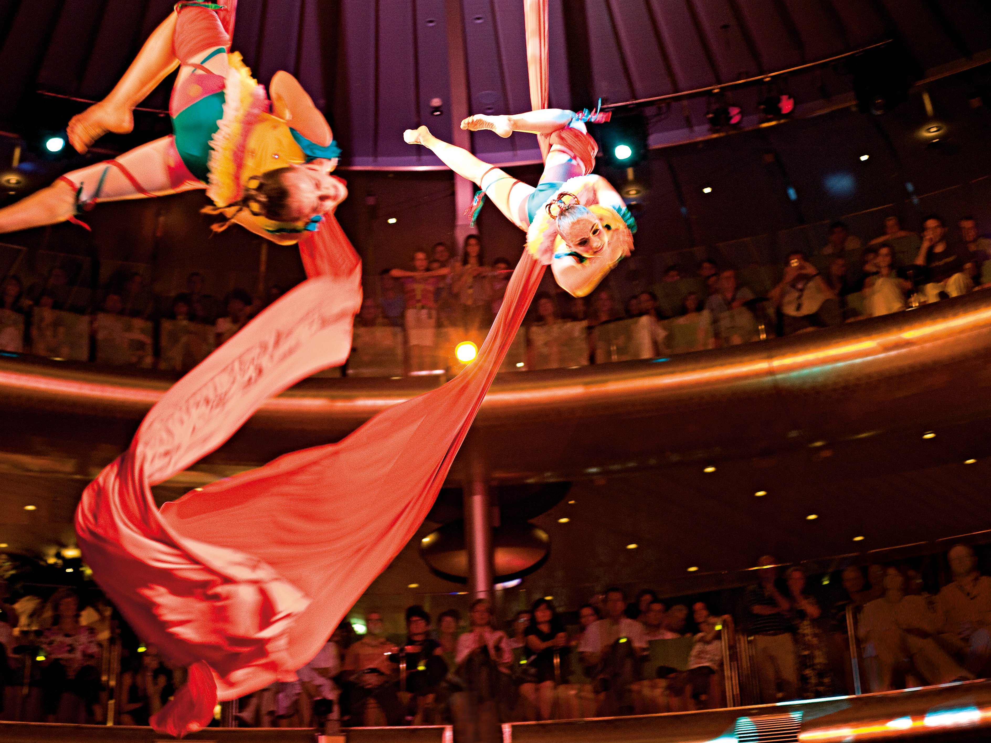 Akrobatikshow im Theatrium