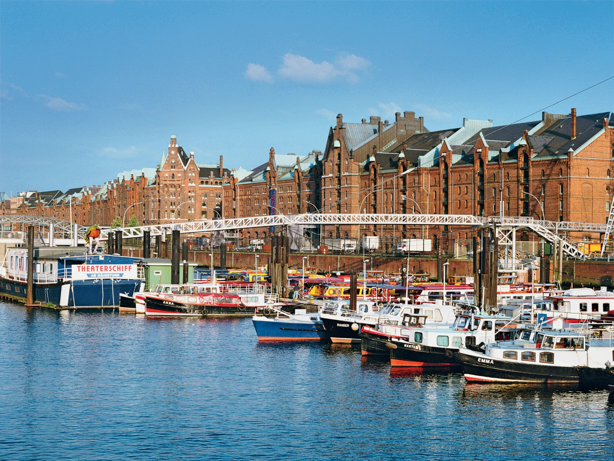 Germany, Hamburg, harbour and Speicherstadt district waterfront