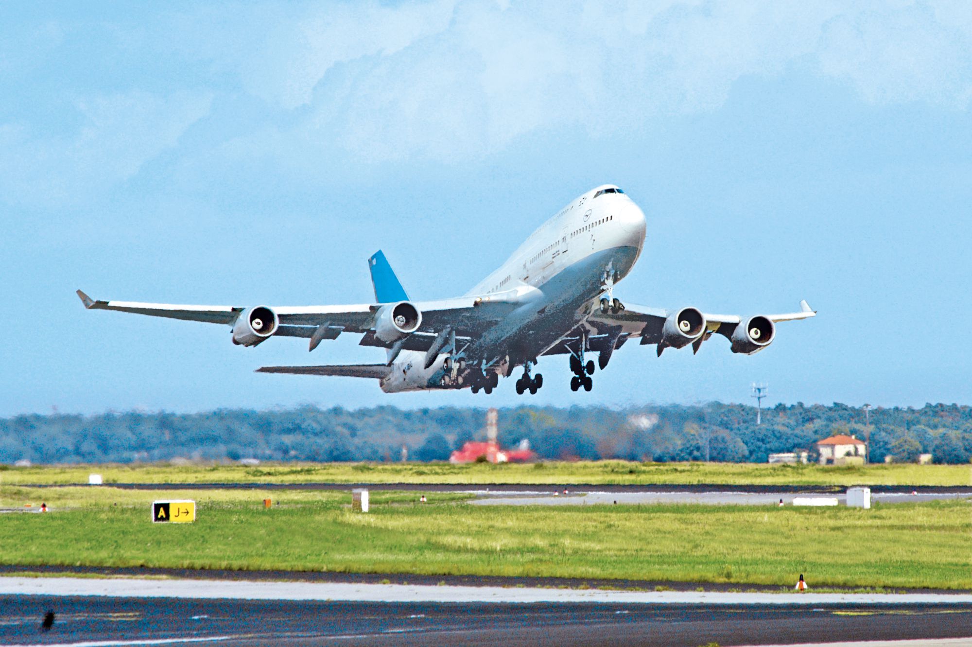 Startendes Flugzeug