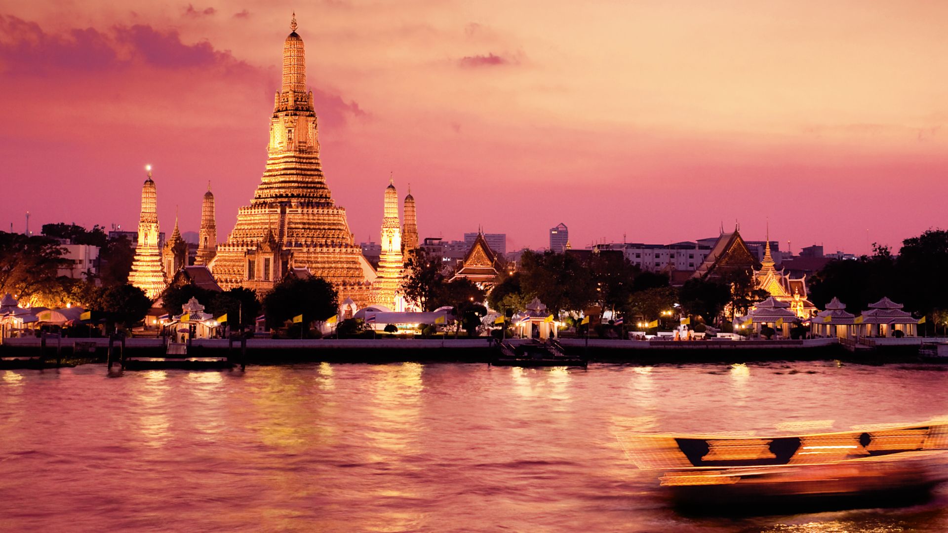 Altstadt von Bangkok im Abendlicht