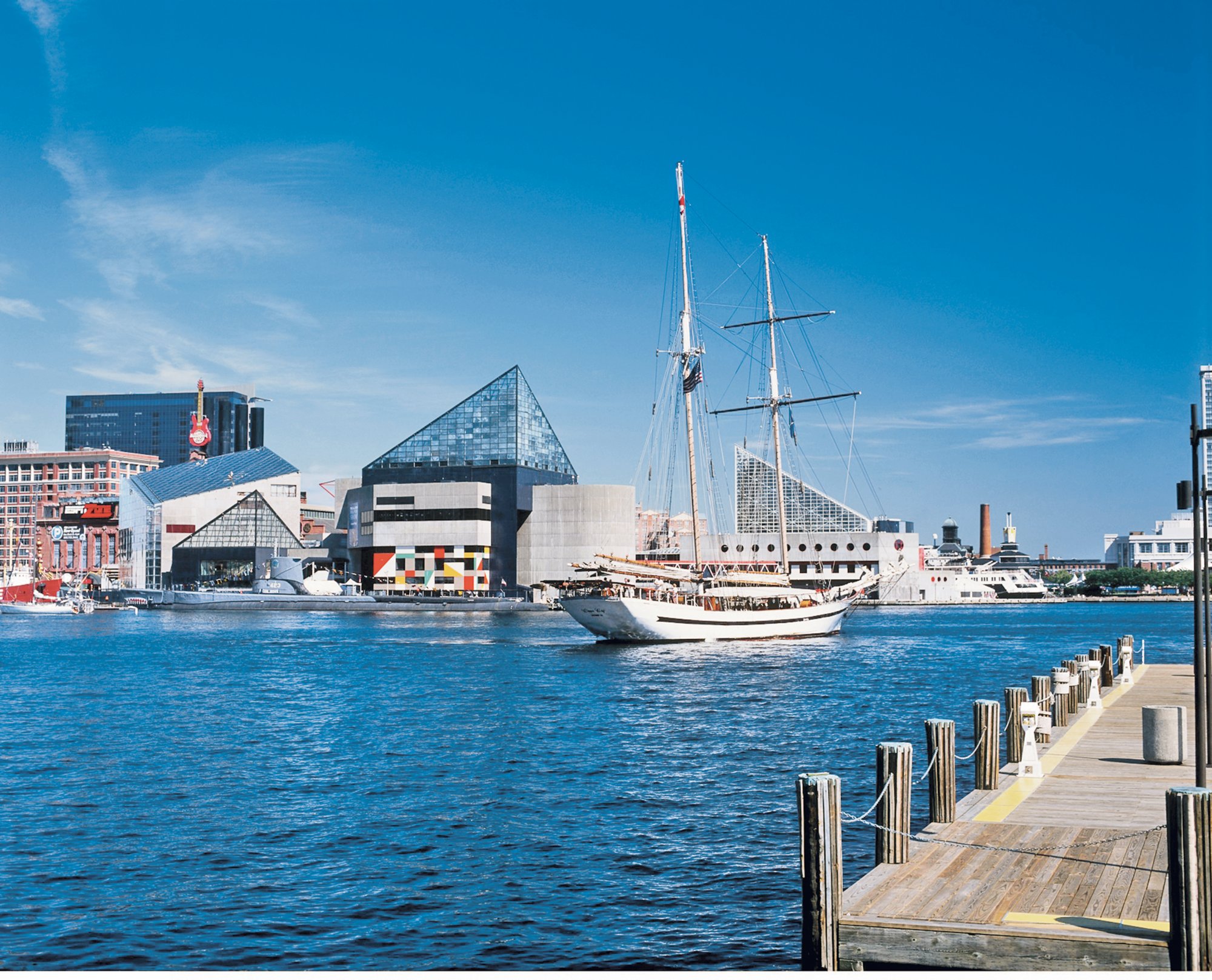INNER HARBOR. DOWNTOWN SKYLINE. BALTIMORE MARYLAND. USA



