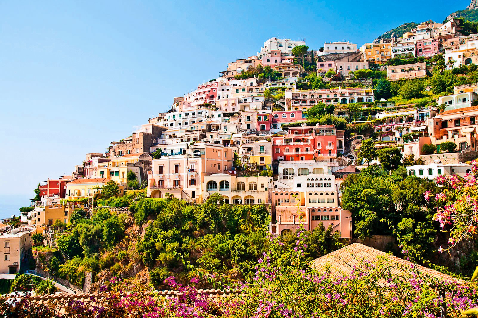 CPWAED Positano is a village and comune on the Amalfi Coast (Costiera Amalfitana), in Campania, Italy.