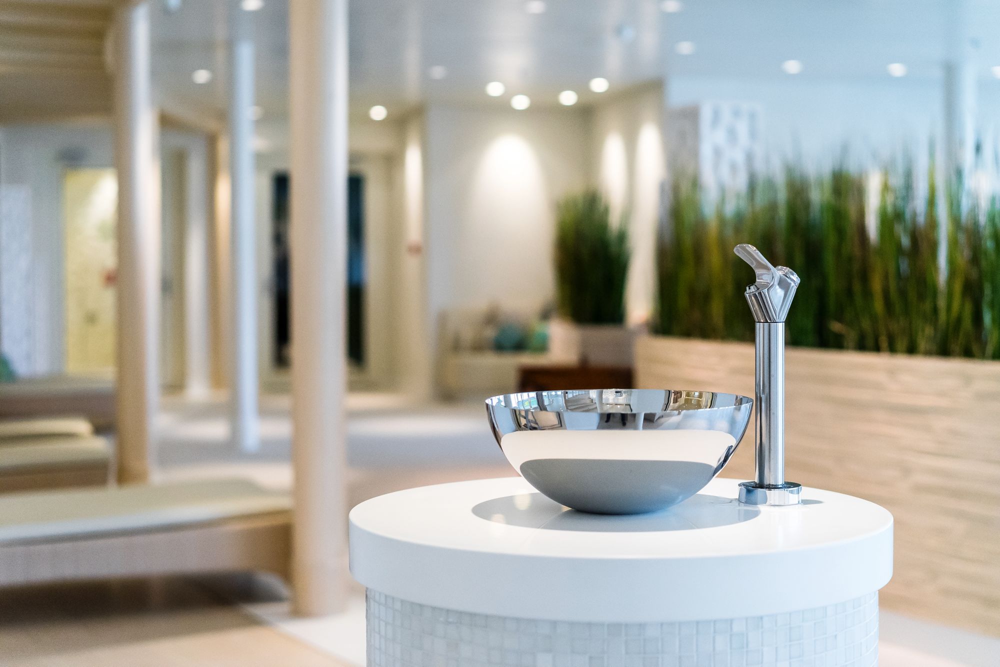 Ein Waschbecken im Spa Bereich