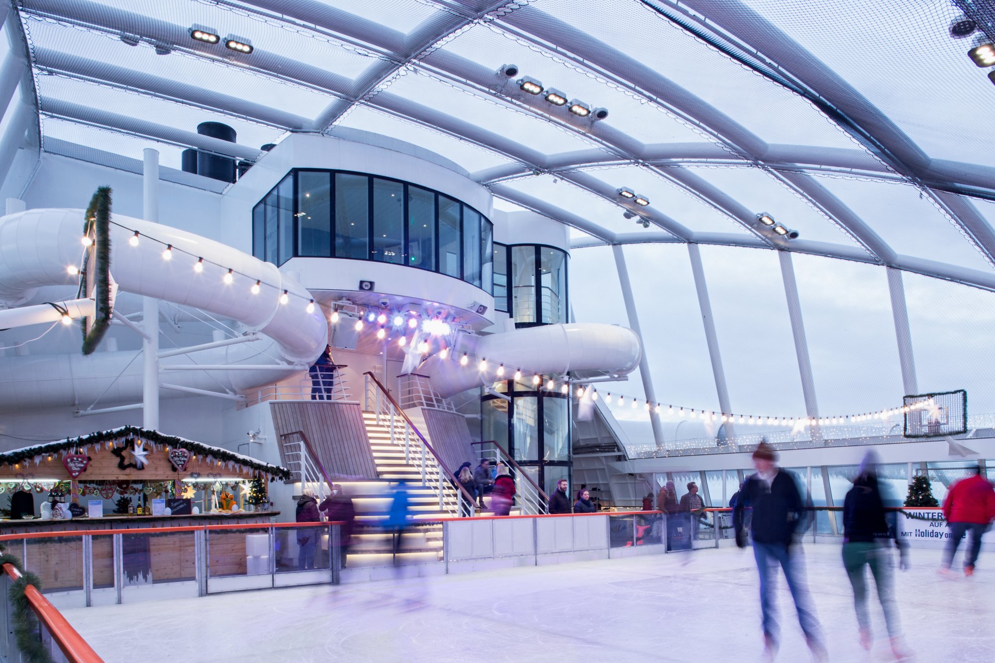 Eislaufbahn an Bord