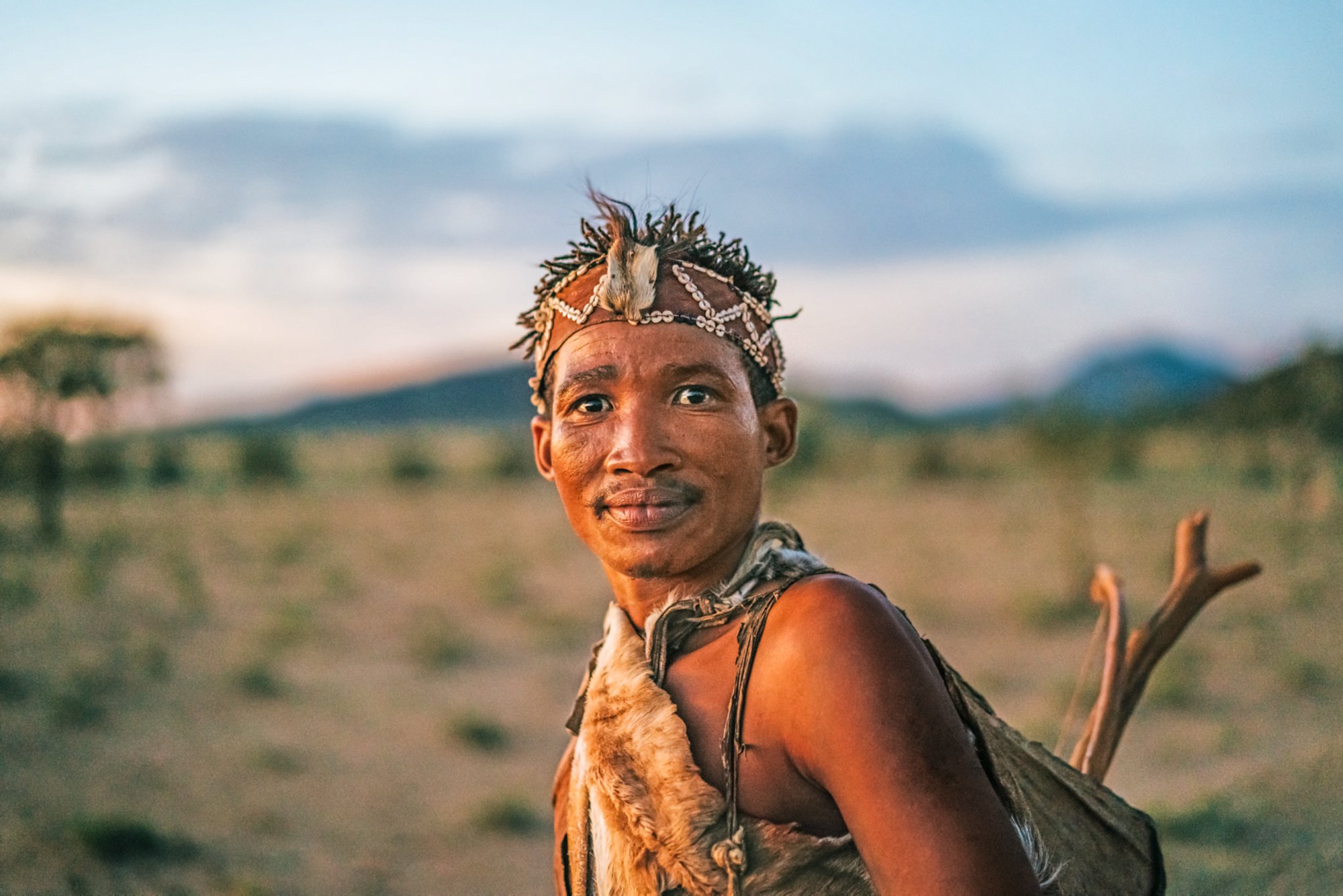 Mann im Erindi Reservat in Namibia