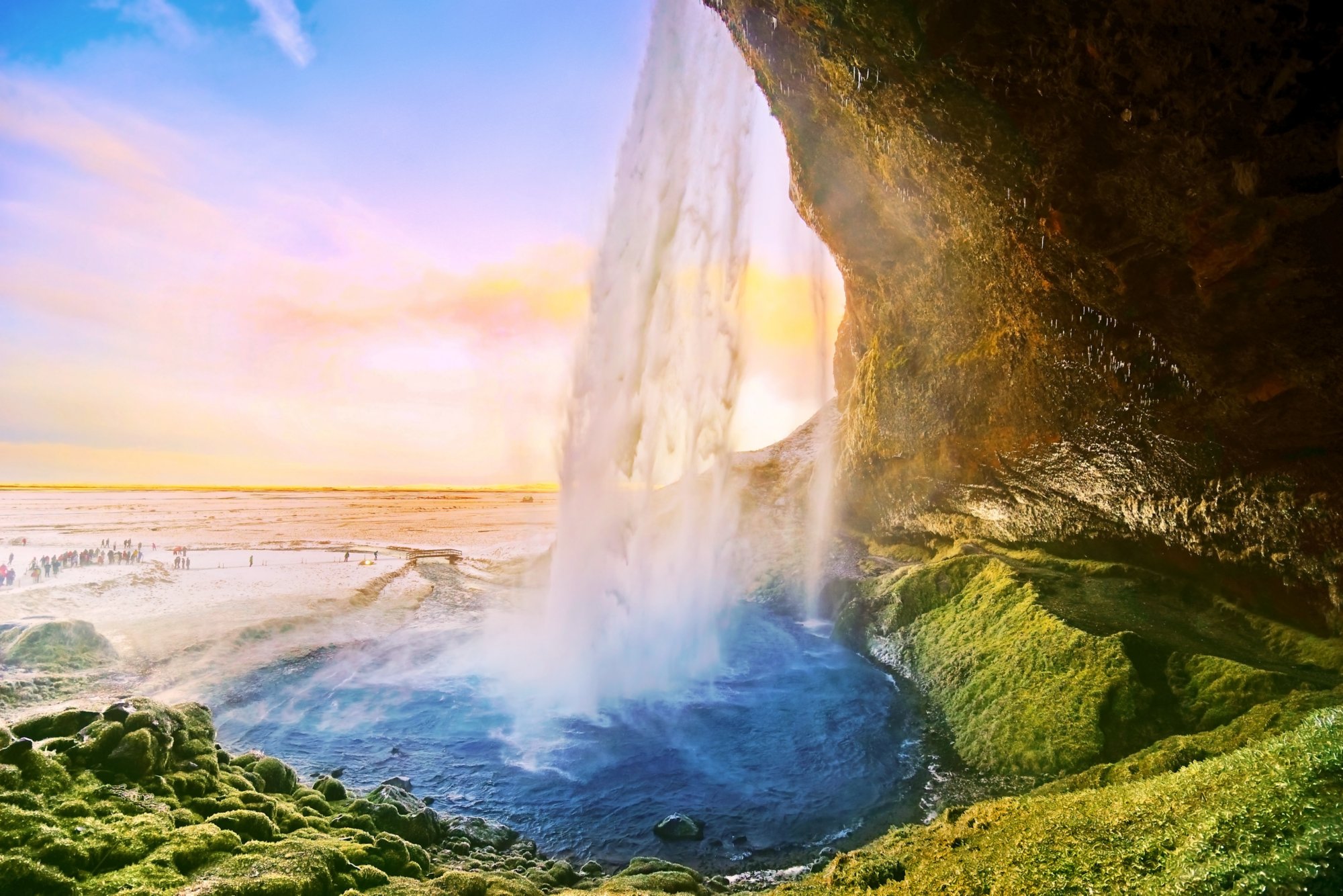 View of Seljalandsfoss waterfall at dawn in winter in Iceland.; Shutterstock ID 1197599974; Kunde (Pflichtfeld): -; Projekt (Pflichtfeld): -