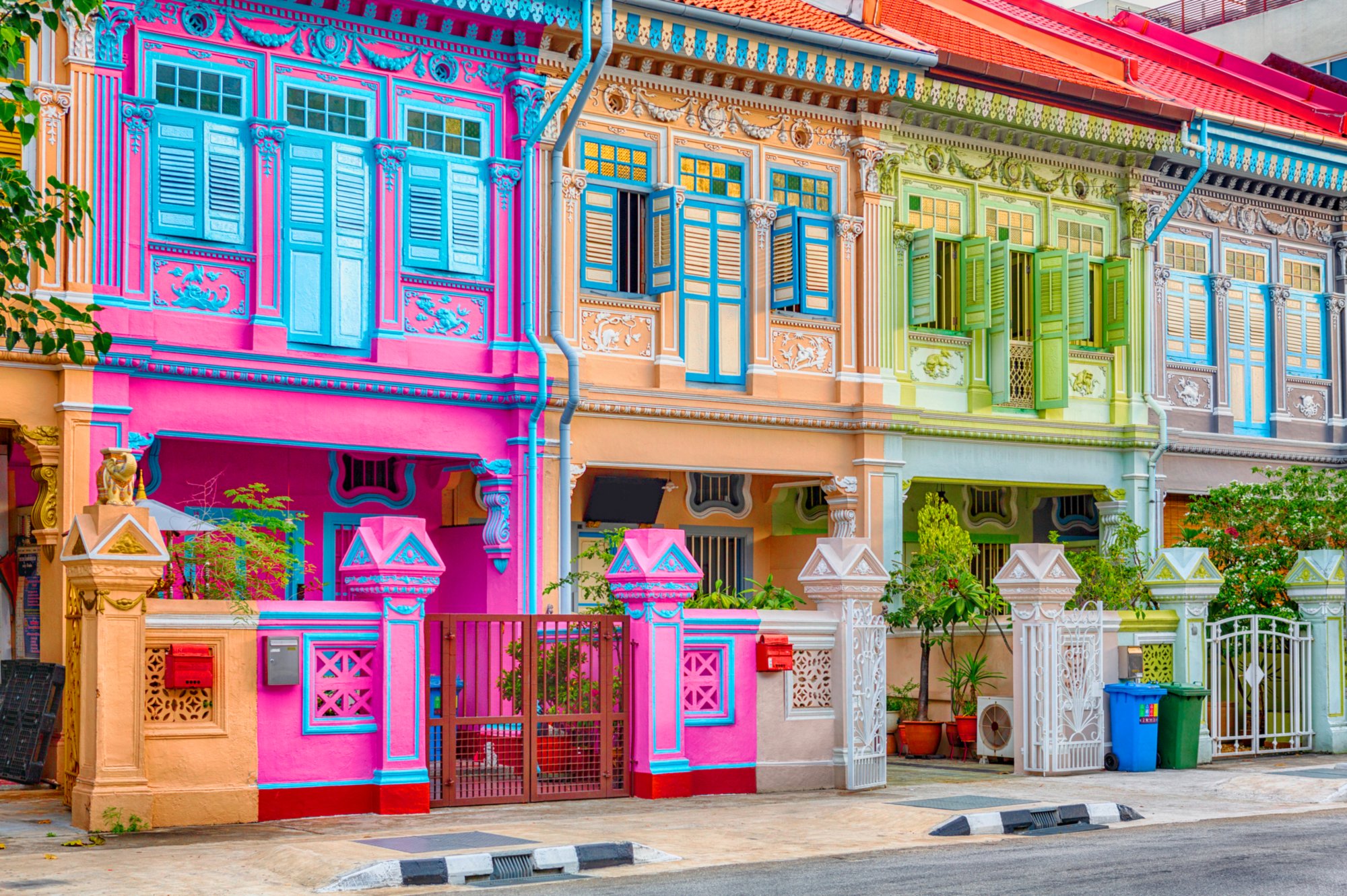 Bunte Häuser in der Koon Seng Road in Singapur