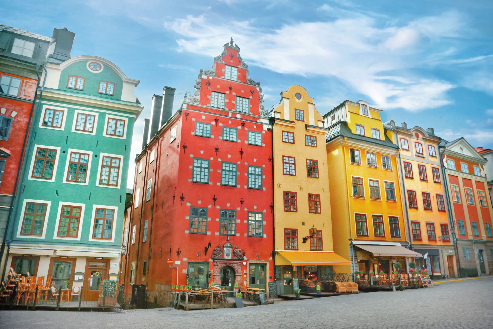 Farbenfrohe Häuserfassade in der Altstadt Stockholms