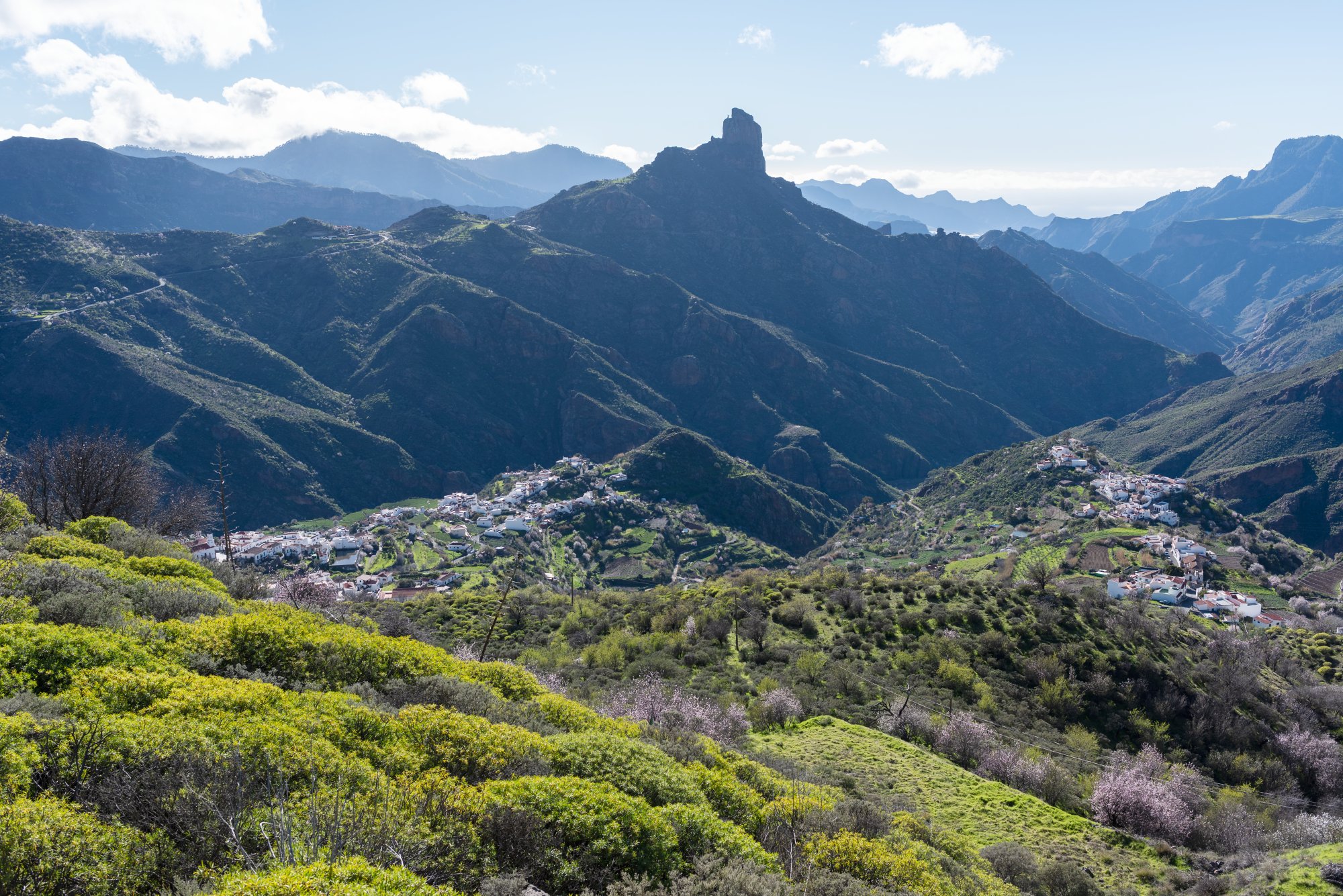 Blick auf eine schroffe Landschaft 