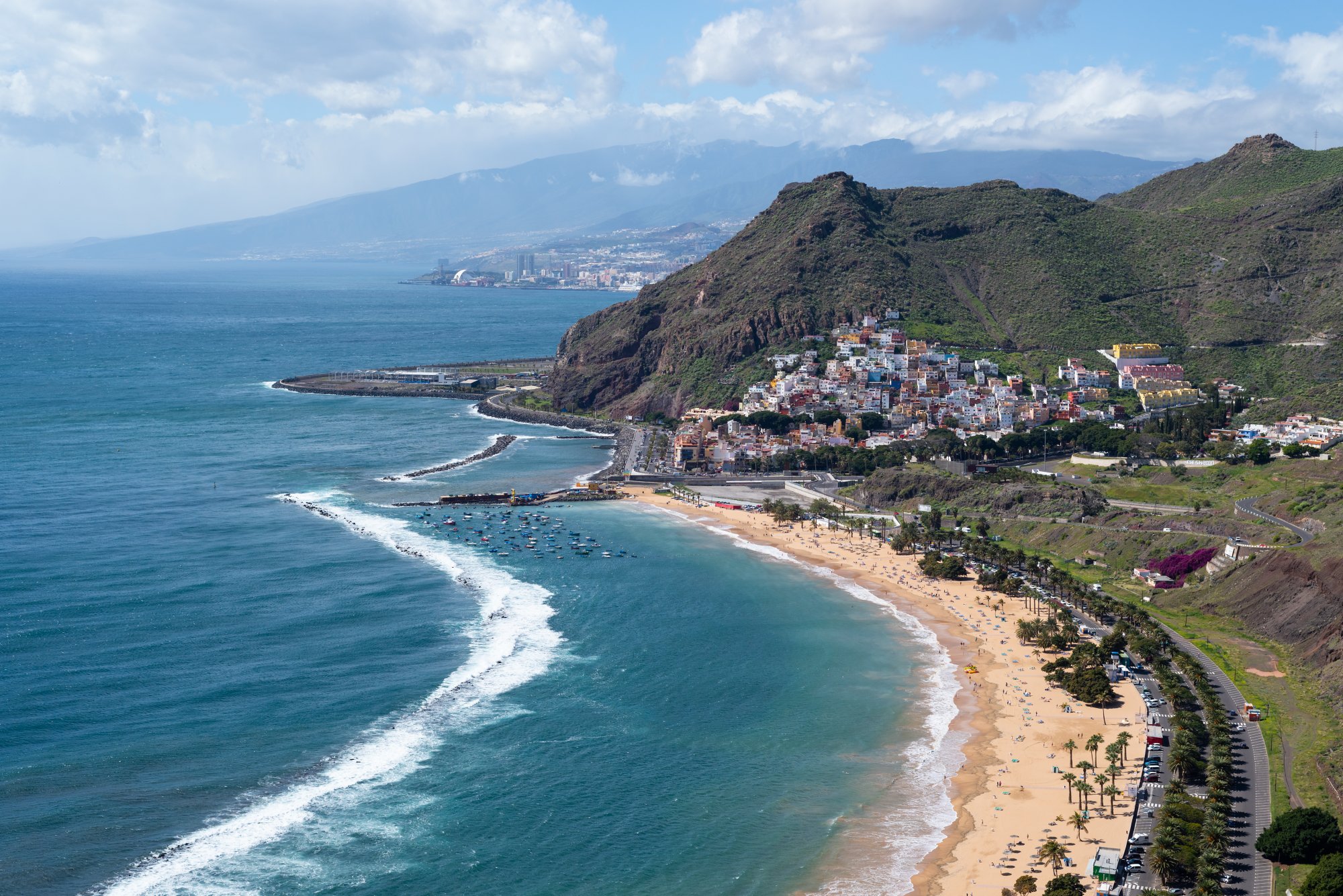 Strand und Berge auf Teneriffa