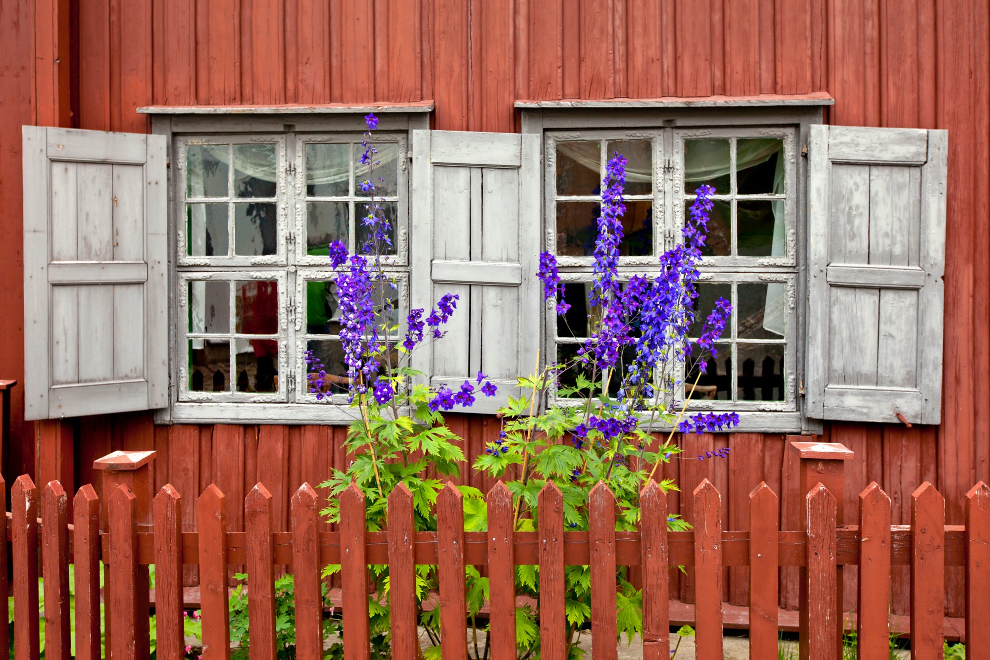 Fenster eines Holzhauses