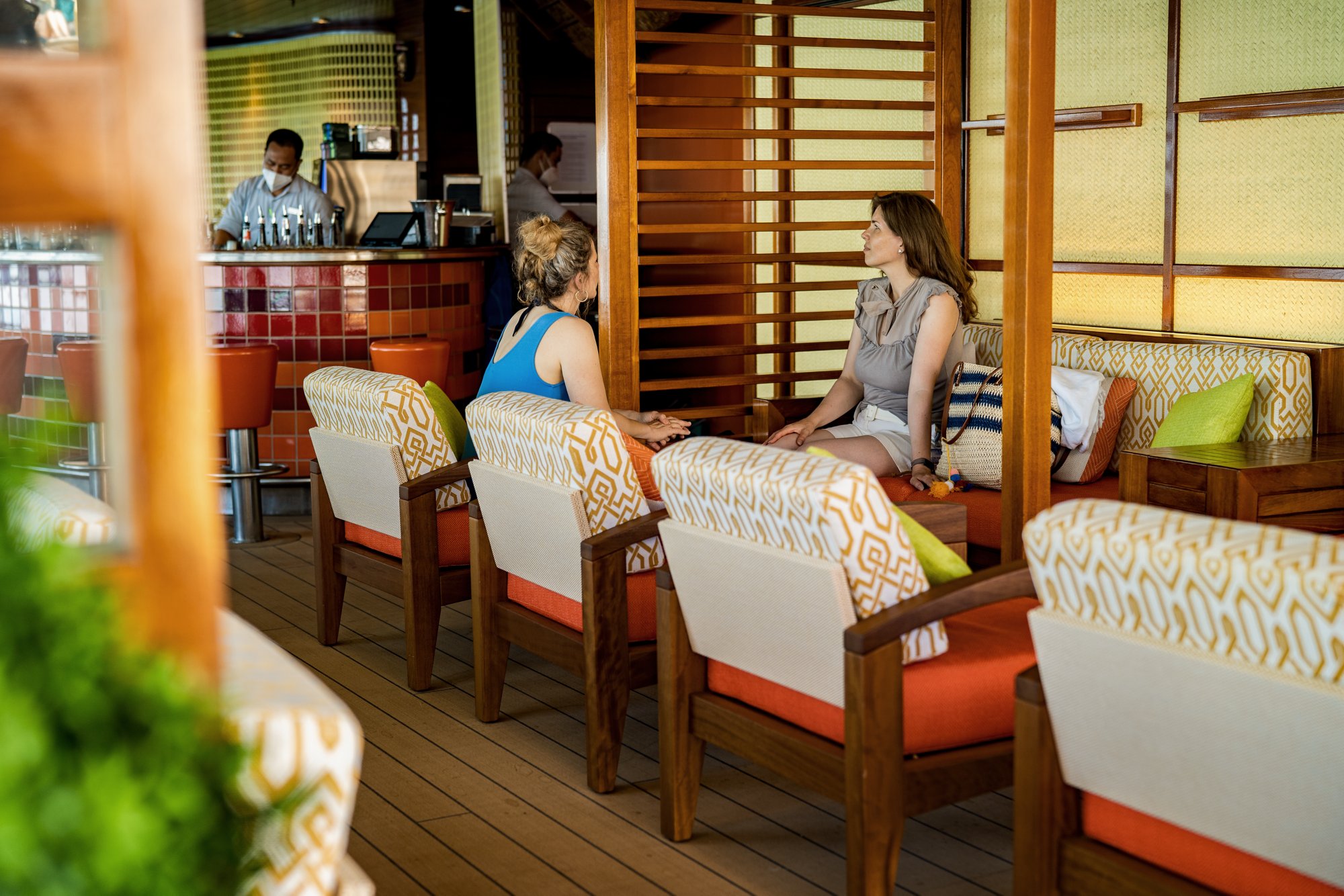 Gäste in der Beach Bar