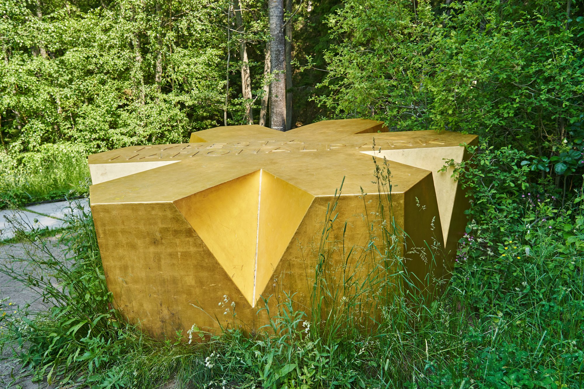 Die goldene Krone erhalten nur Schwedens schönste Nationalparks. 