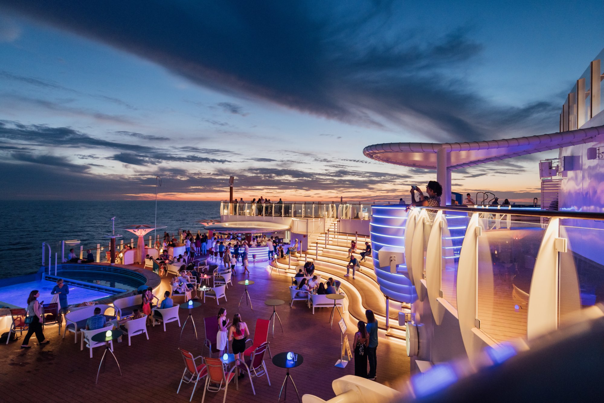 AIDAcosma im Mittelmeer