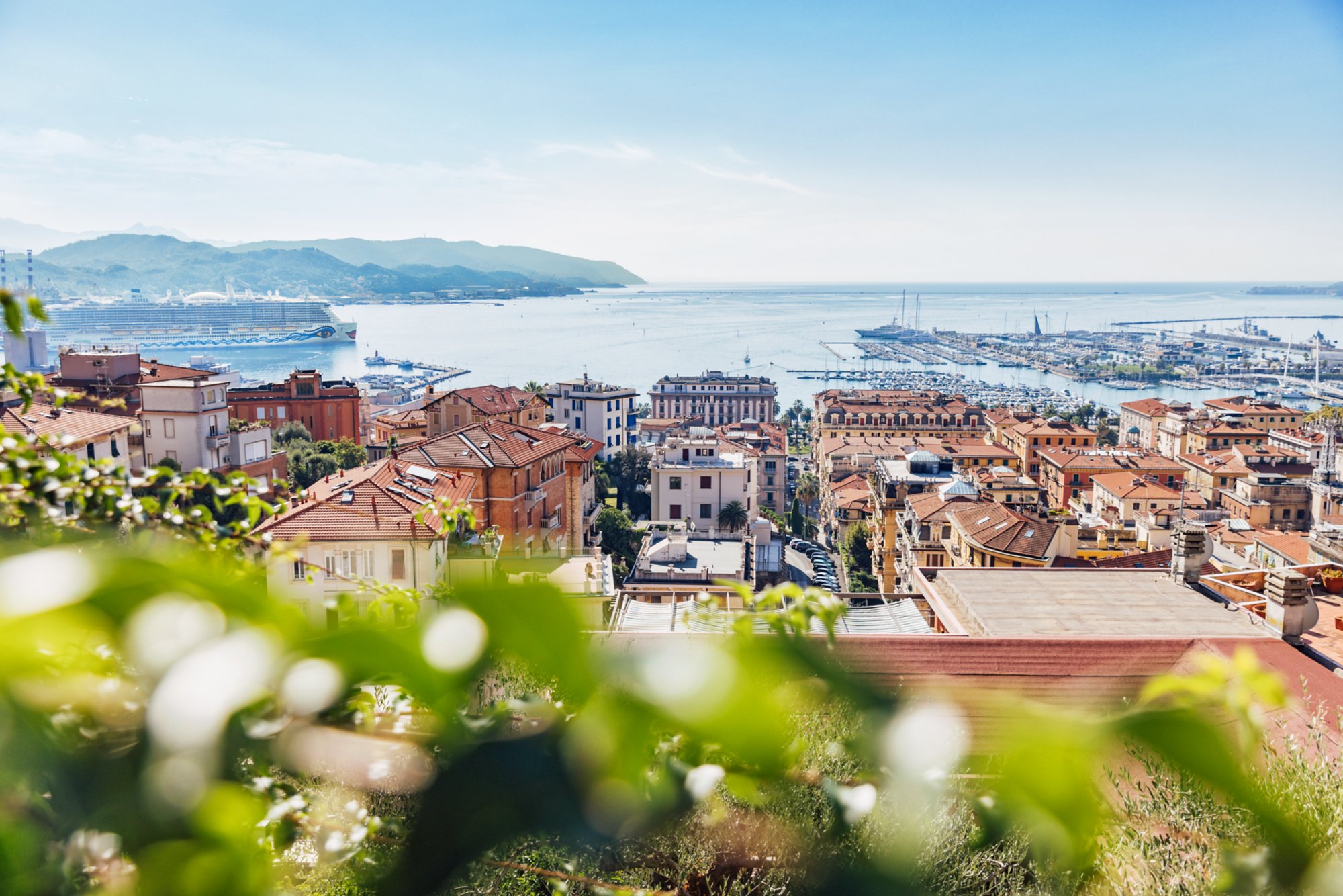 AIDAcosma im Hafen von La Spezia