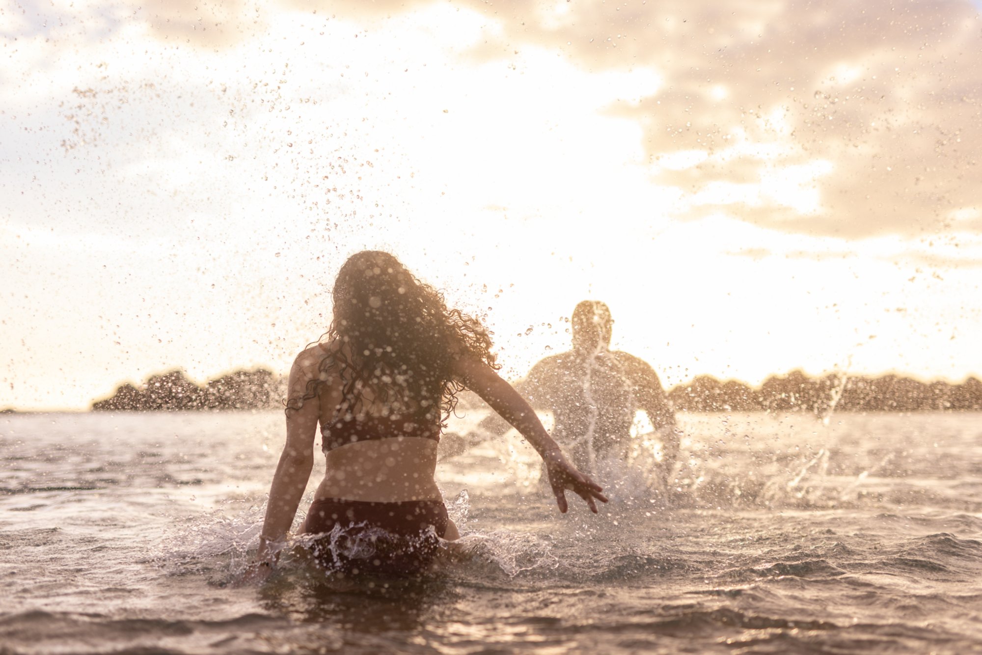 Paar im Wasser