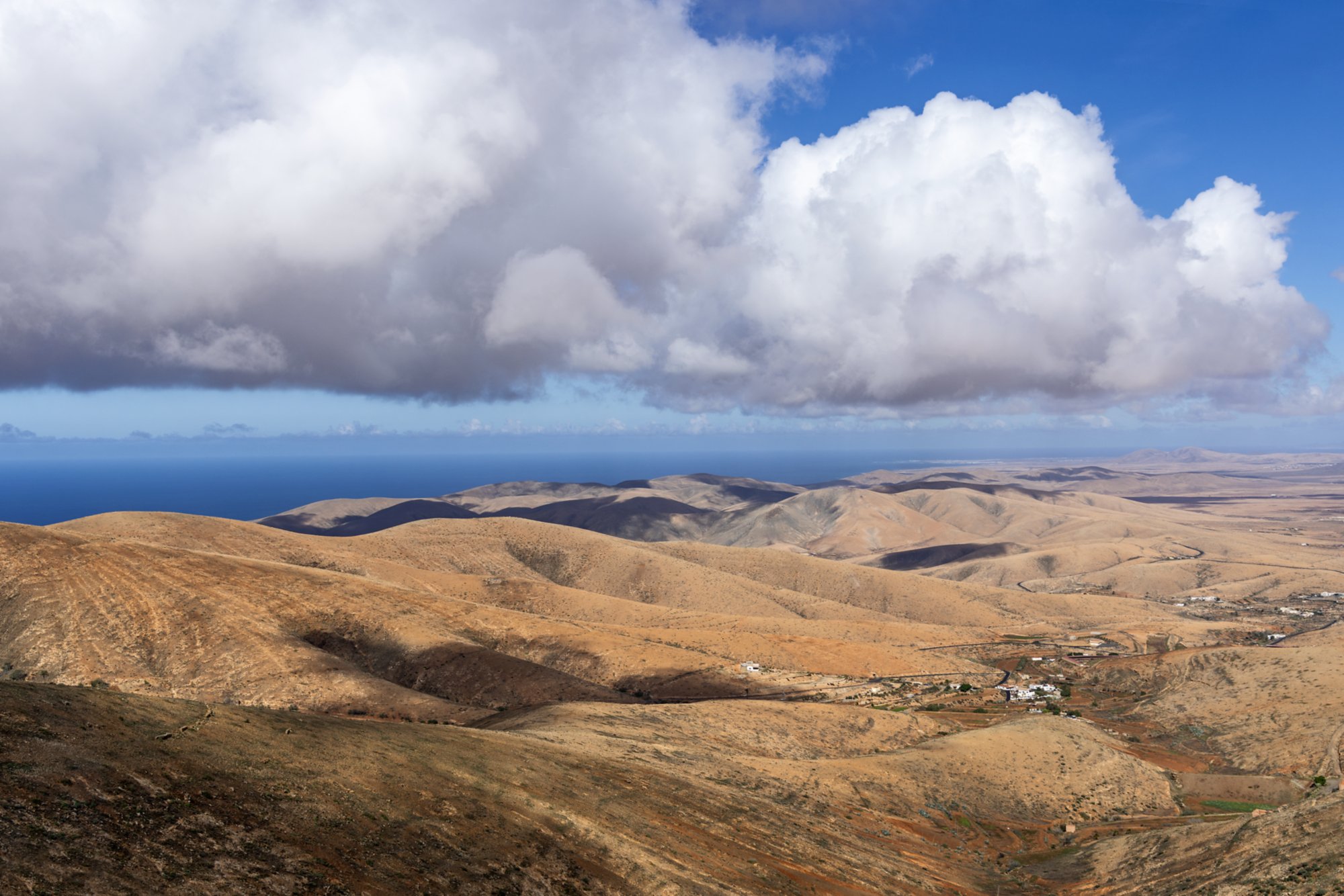 Eine Wolke über Teneriffa