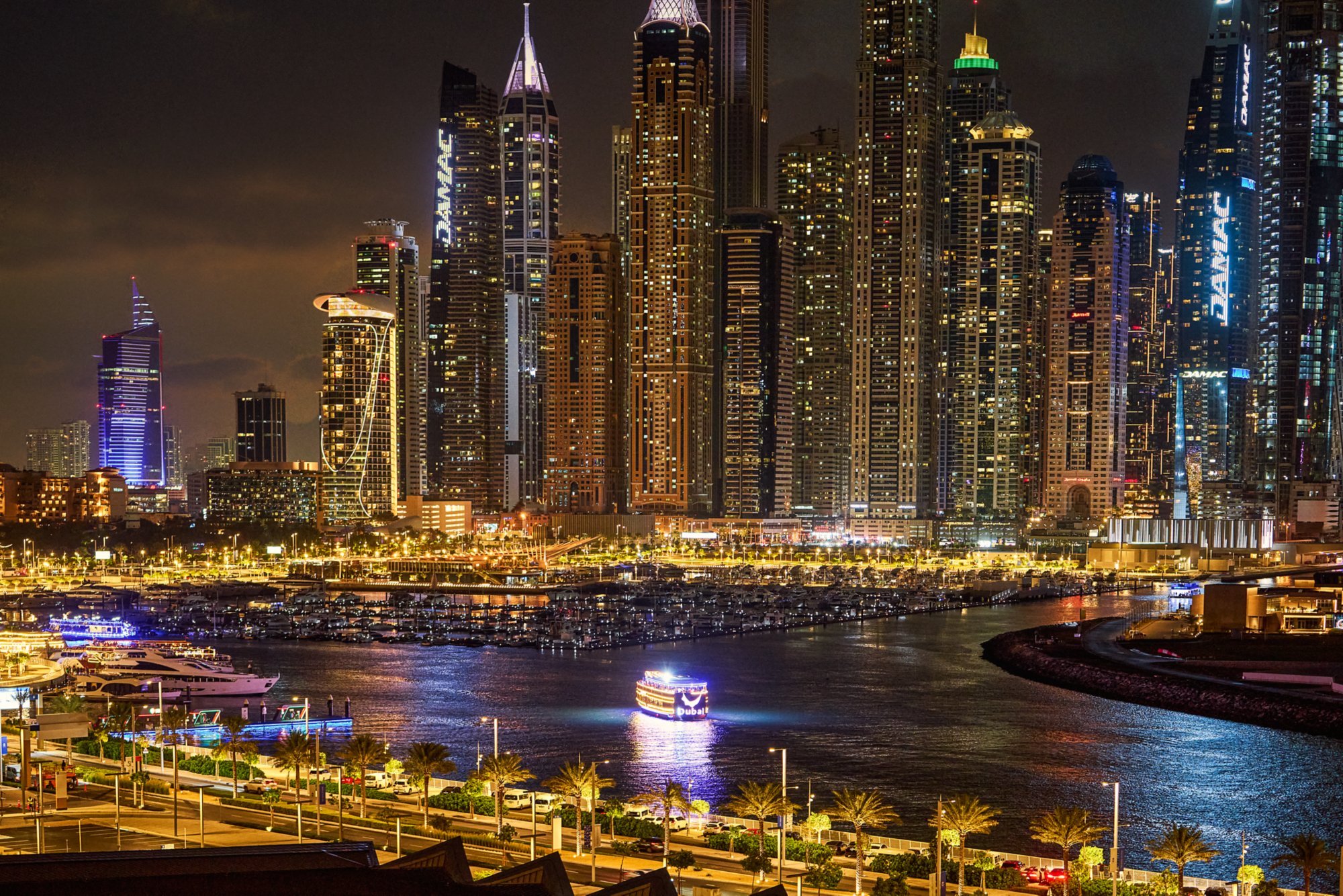 Dubai bei Nacht