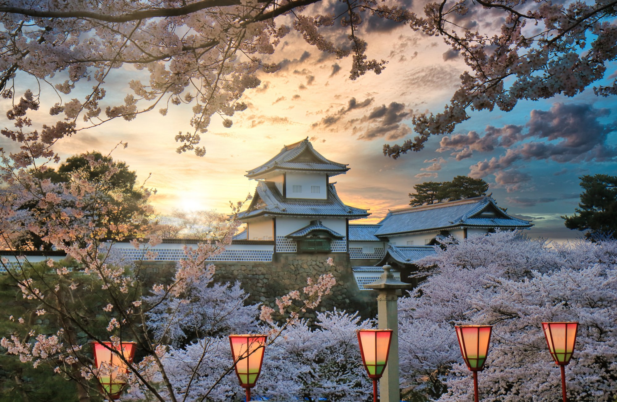 Cherry blossom and Kanazawa castle in Kanazawa Japan; Shutterstock ID 1611240283; purchase_order: BB23-28333 at; job: ; client: AIDA Cruises; other: 