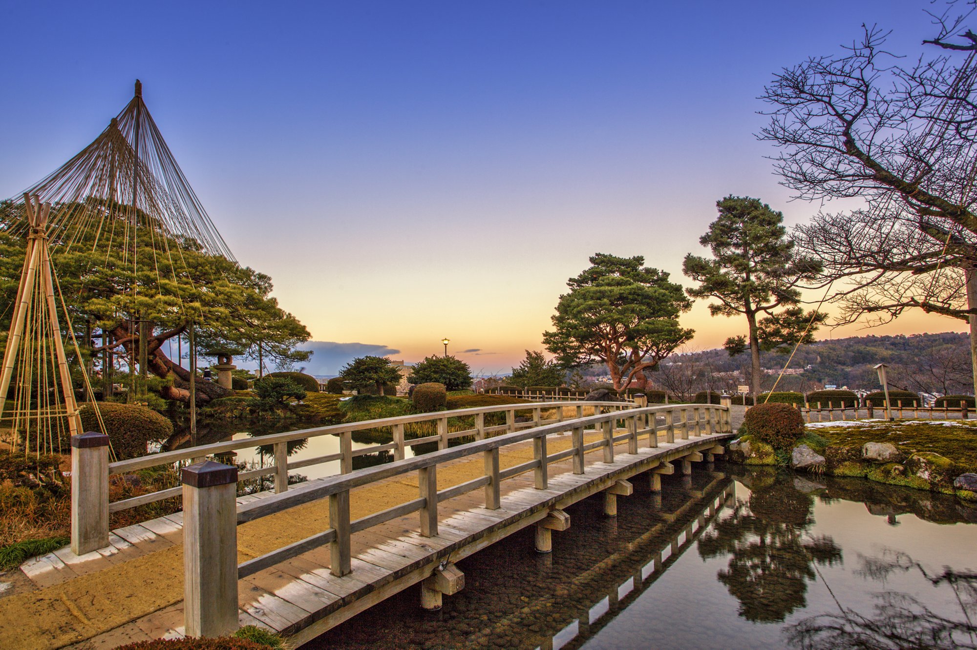 Kenrokuen in Kanazawa is justifiably classified as one of Japan's "three most beautiful landscape gardens" alongside Mito's Kairakuen and Okayama's Korakuen. ; Shutterstock ID 557780275; purchase_order: BB23-28333 at; job: ; client: AIDA Cruises; other: 