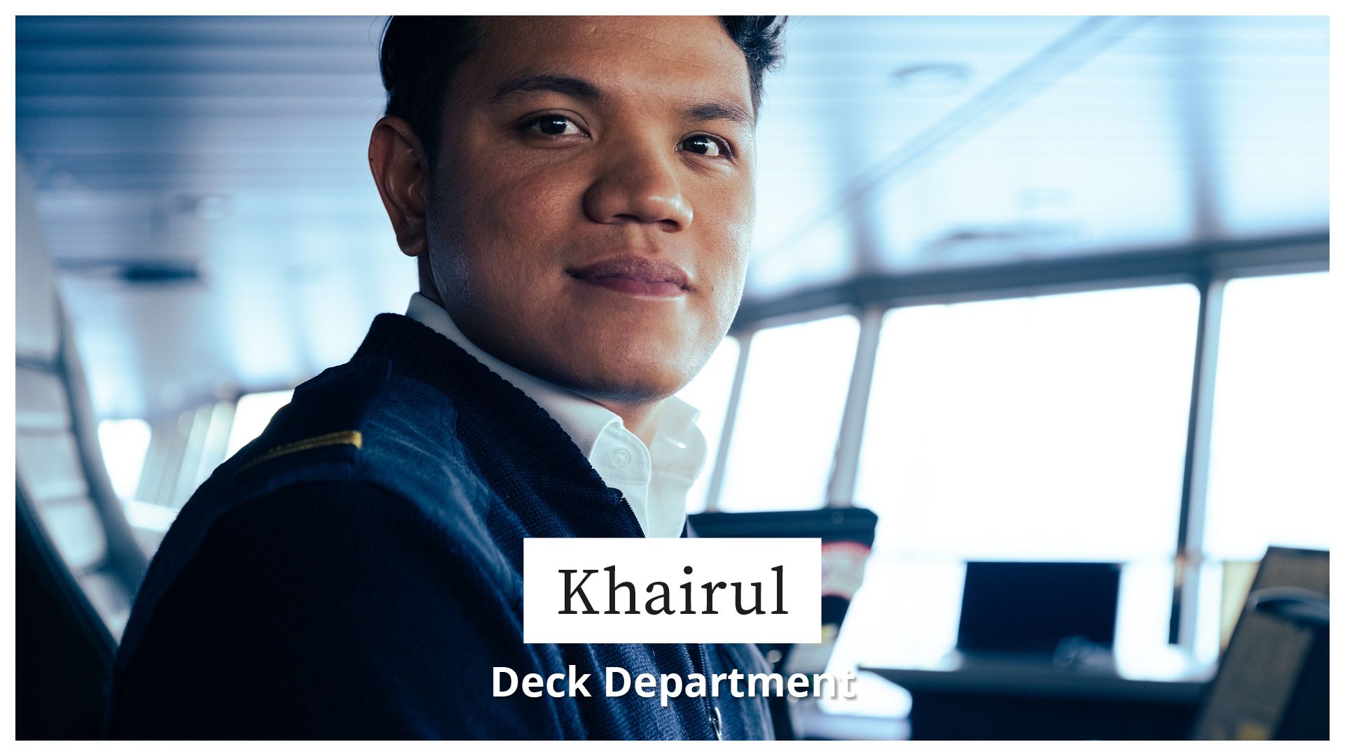 Khairul Khairul on the bridge