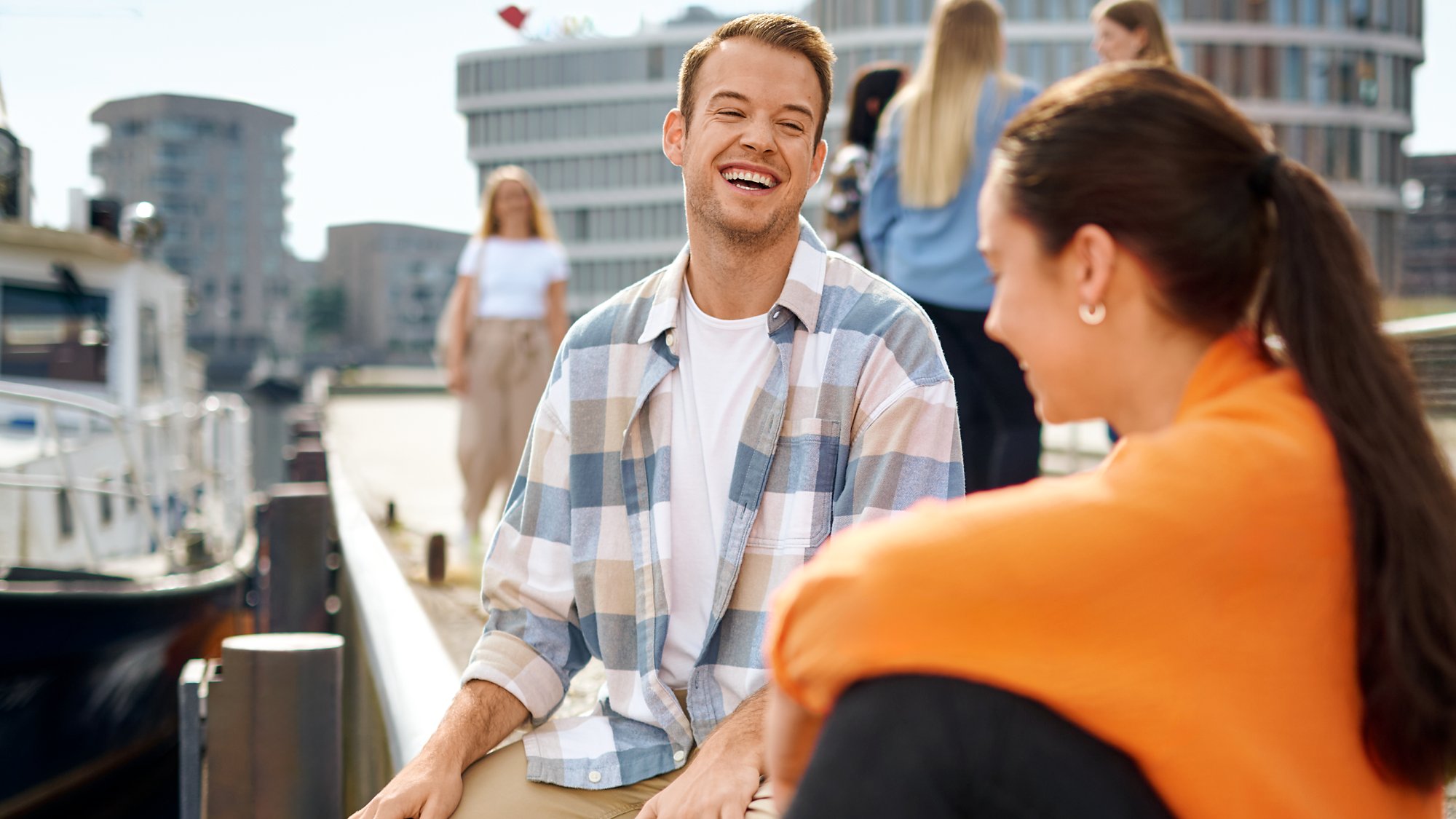 AIDA Mitarbeitende vor dem AIDAhome