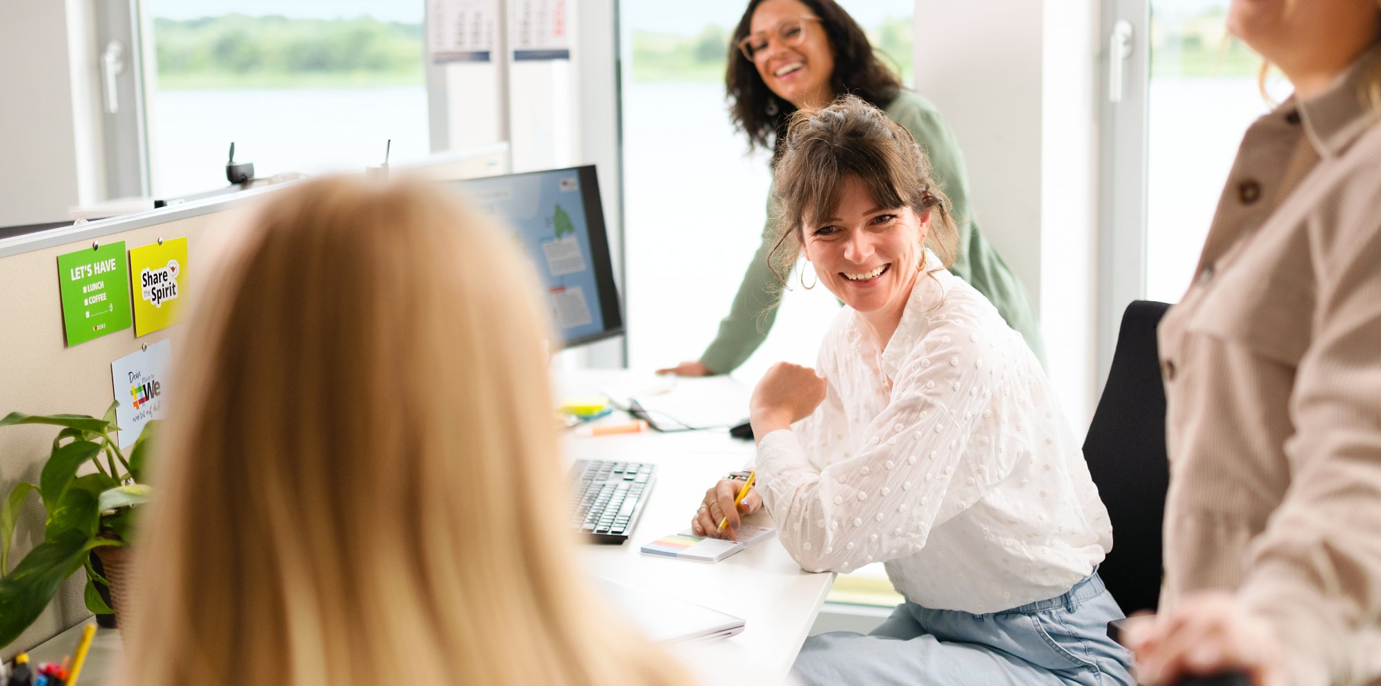 AIDA Mitarbeitende in einem Meeting