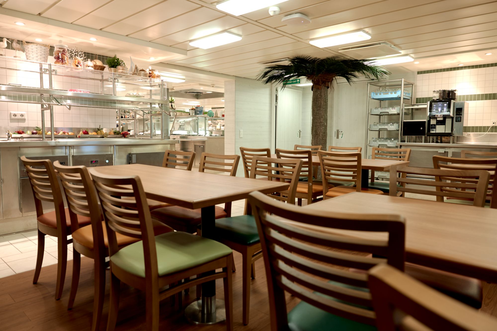 Crew Messe Restaurant