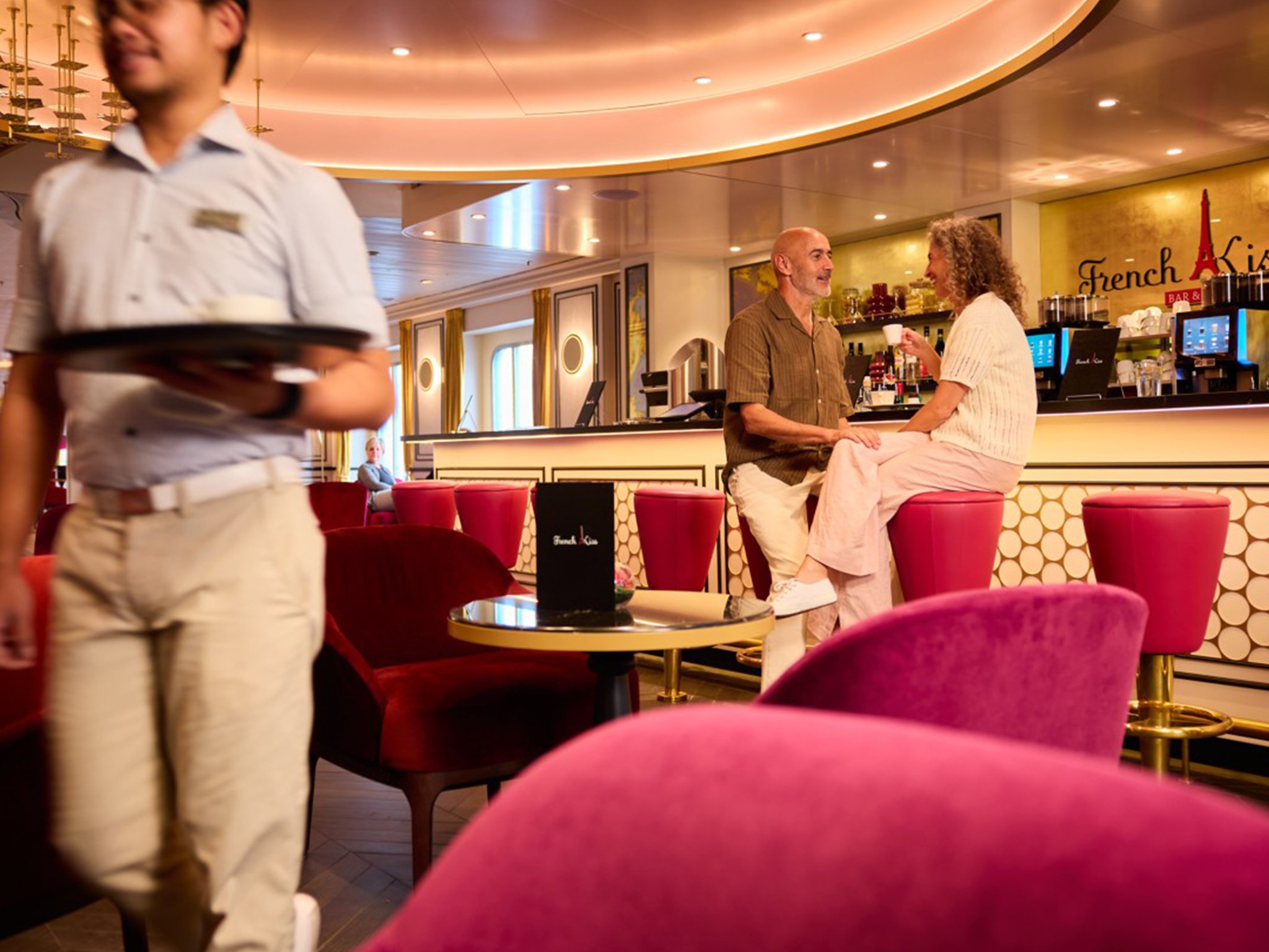 AIDAdiva_Neue_Highlights_08_French_Kiss_Bar_Bistro.jpg