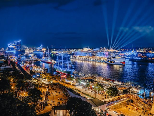 Hamburg Cruise Days: Das war die Auslaufparade mit AIDAperla