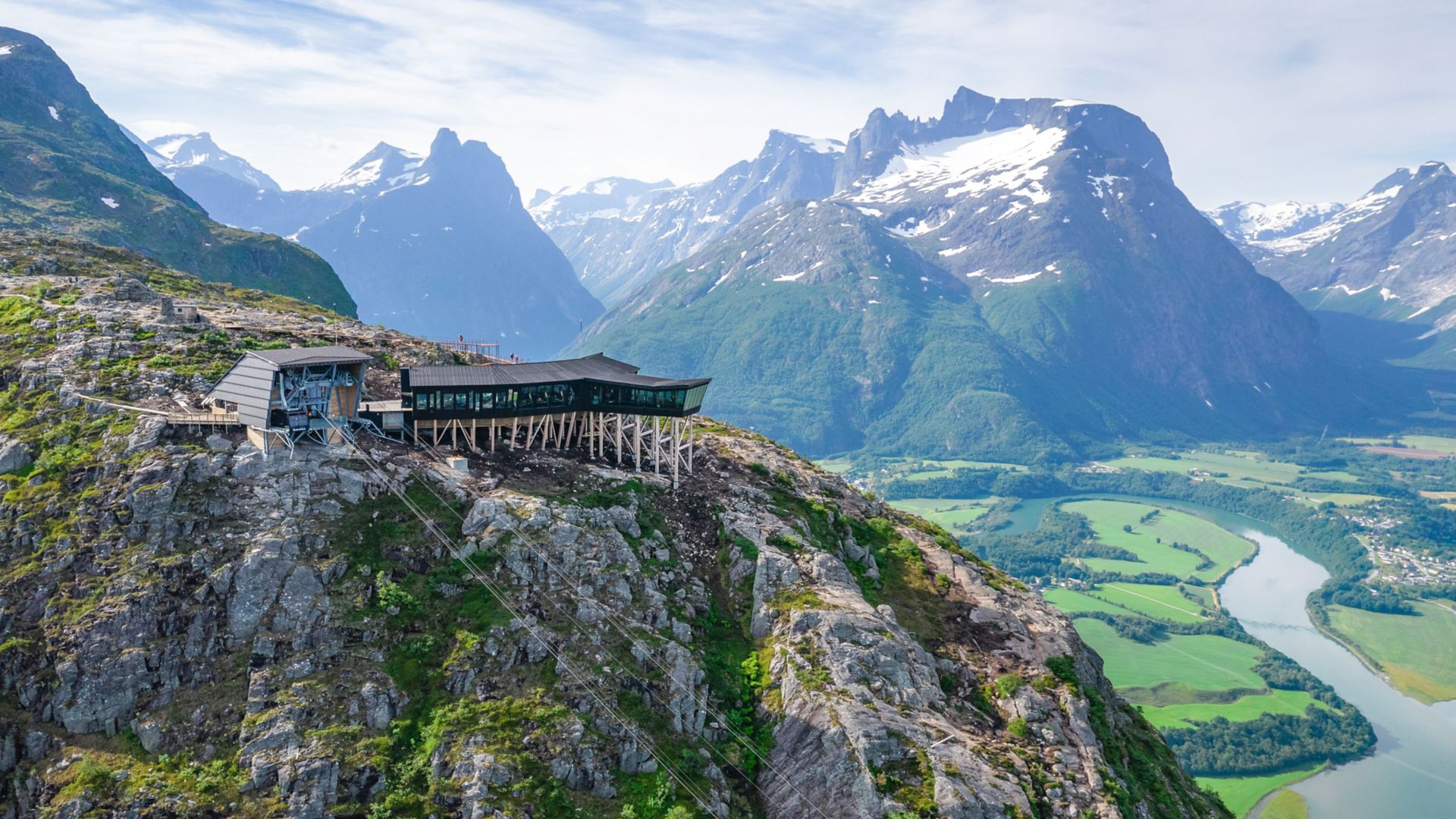 ANDX01_NorwegianTravel_romsdalen_eggen_restaurant_norwegian_travel.jpg