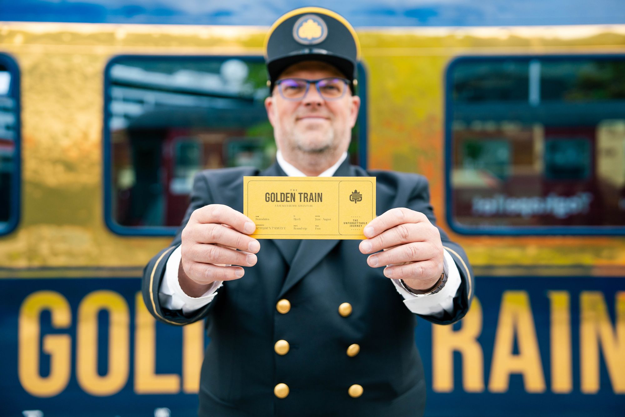ANDX02_NorwegianTravel_The_Golden_Train_Romsdalen_Norwegian_Travel_4.jpg