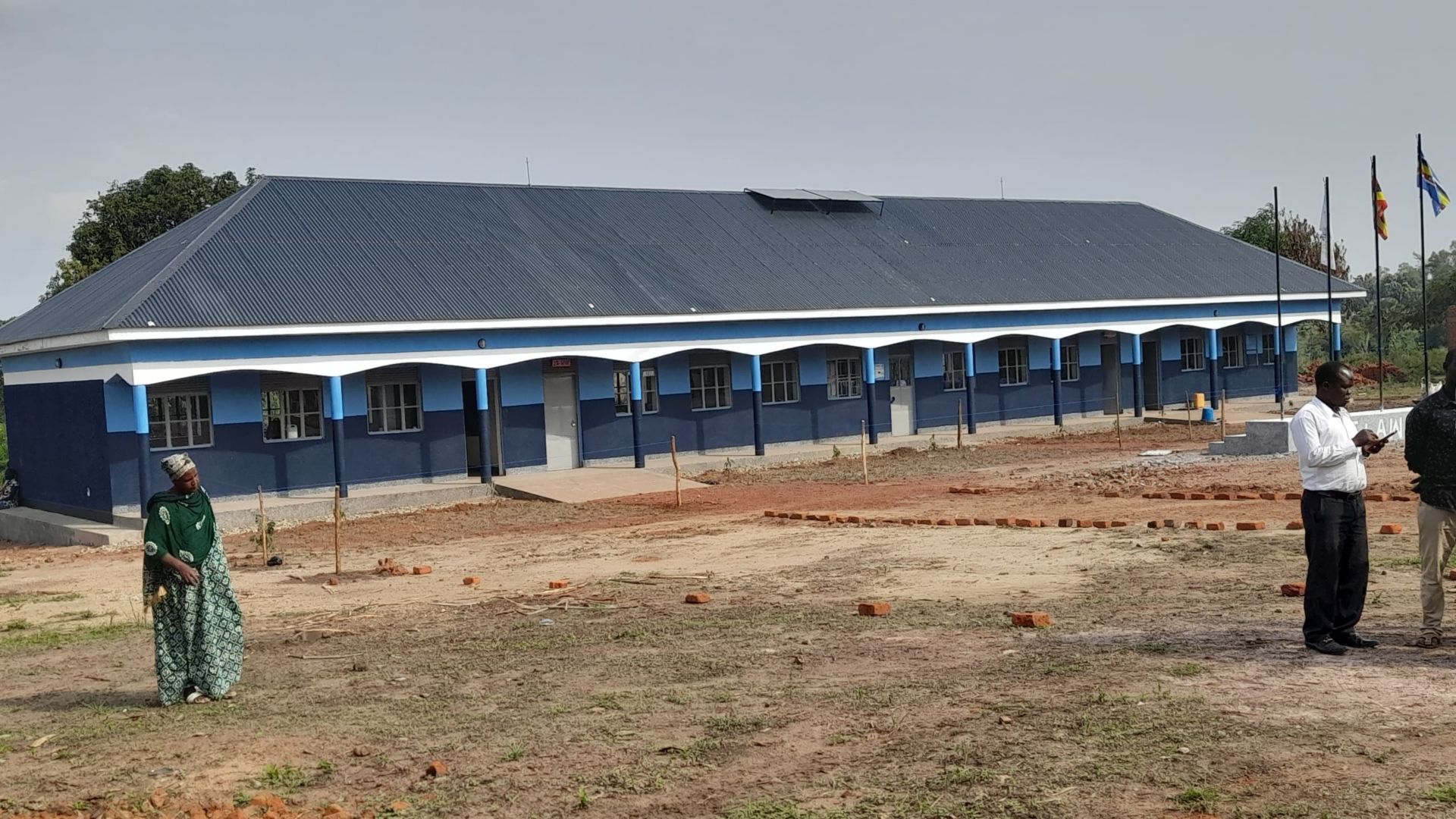Neues Schulgebäude in Amuna Village