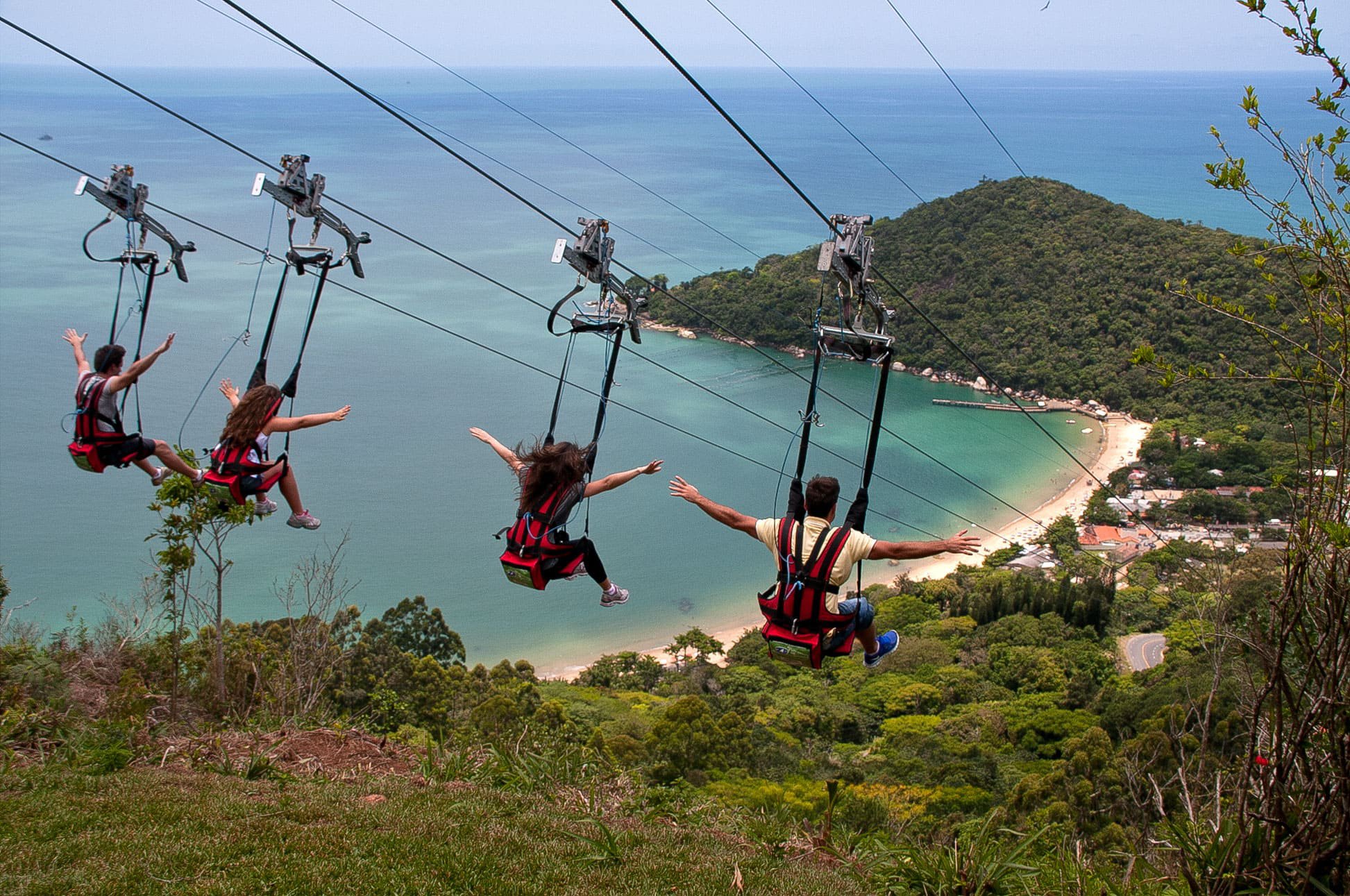 Zipline-Abenteuer über dem Regenwald