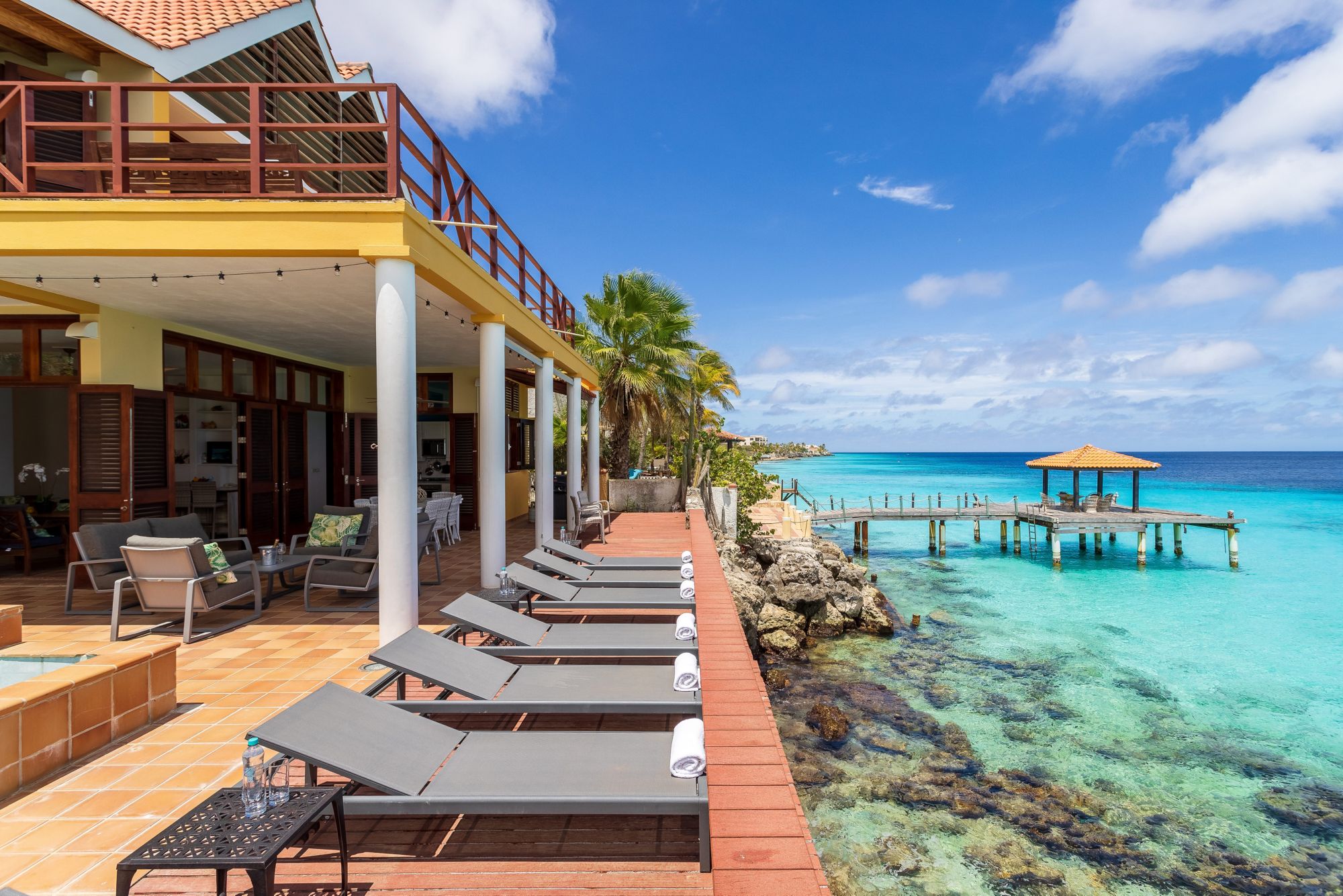 BON31_AdultsOnlyOceanfrontVillaEscape1_003.jpg