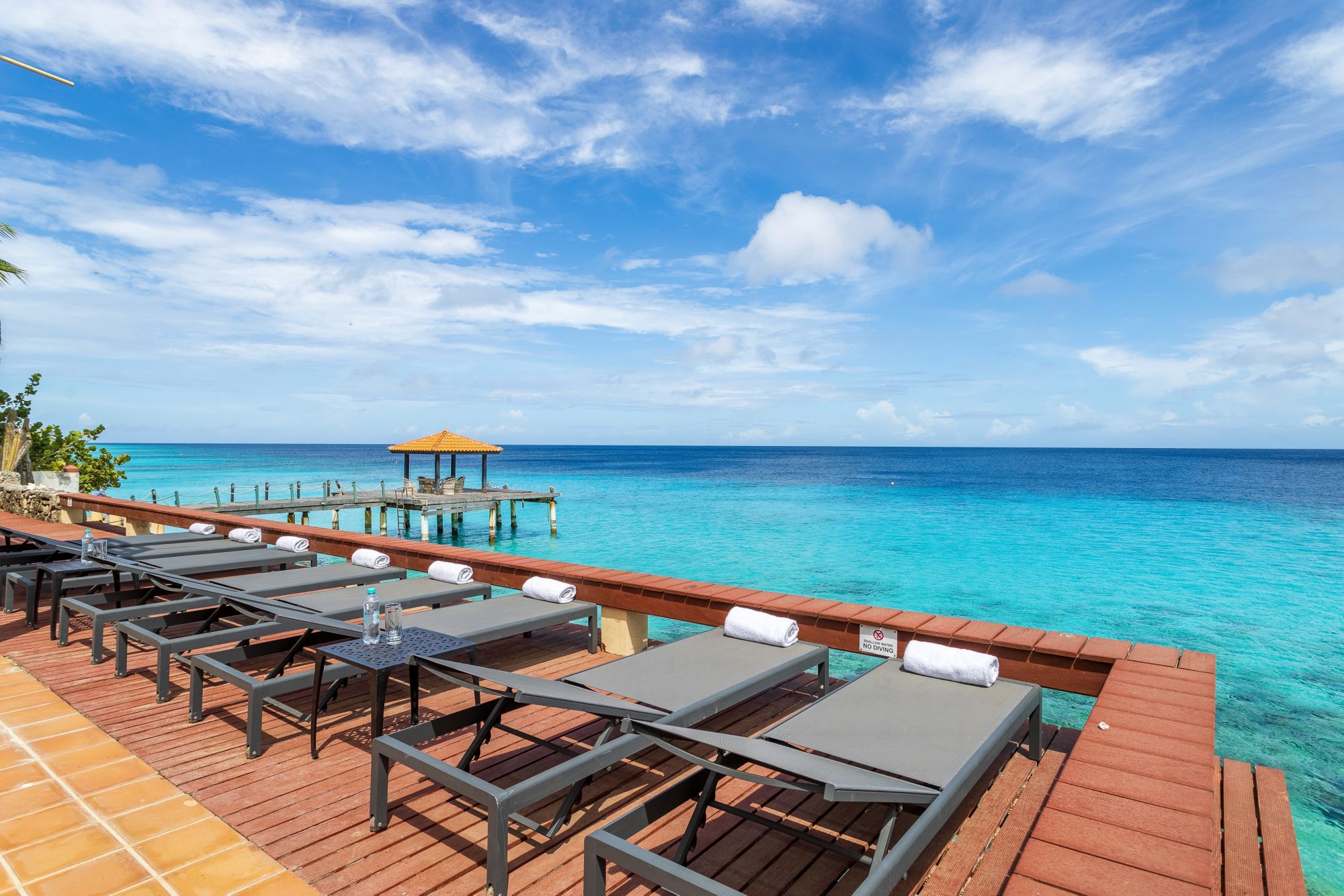 BON31_AdultsOnlyOceanfrontVillaEscape1_004.jpg