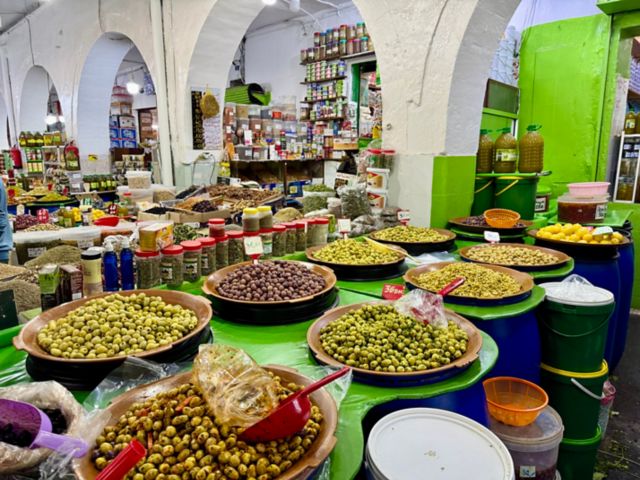 CAS01_Olivenmarkt_2024_BL_quer.JPG
