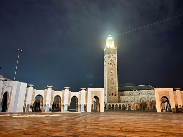 Casablanca nachts – Hassan-II.-Moschee & Dinnershow