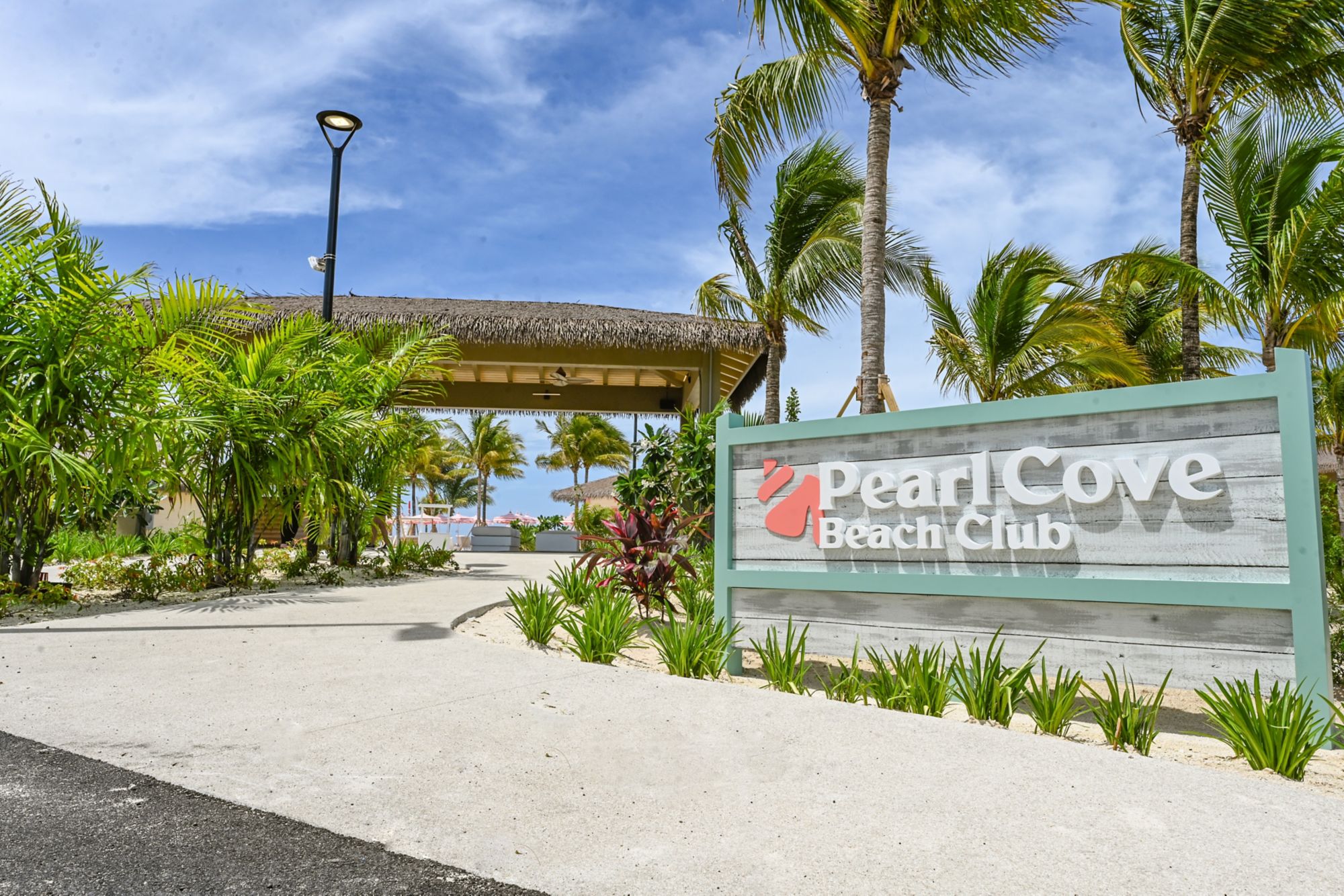 CELV01_PearlCoveSign_ENTRANCE_002.jpg