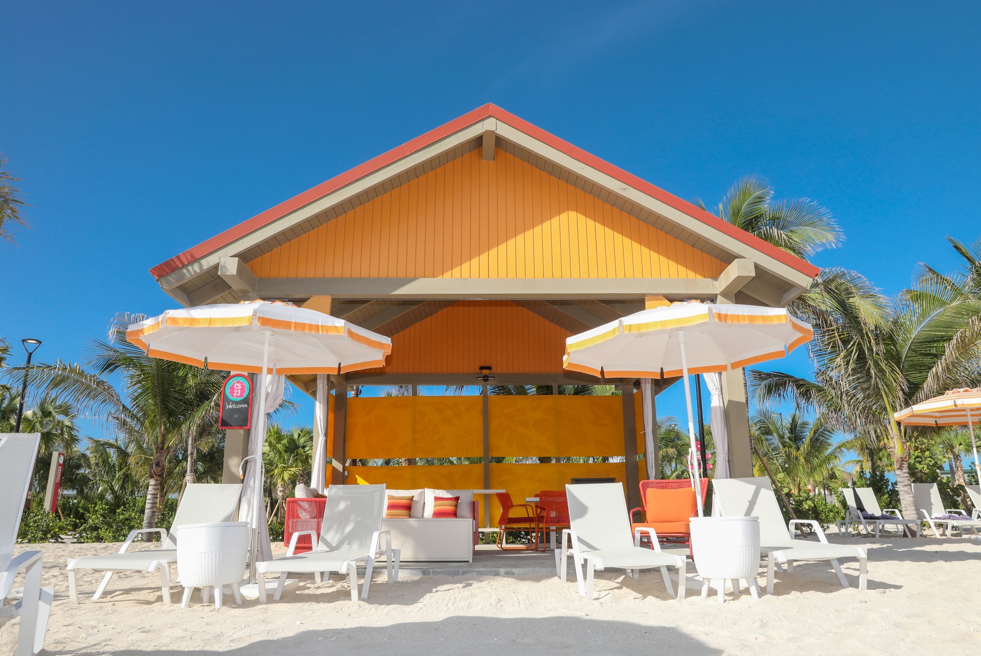 Große Cabana an Calypso Lagoon North mit Mittagessen