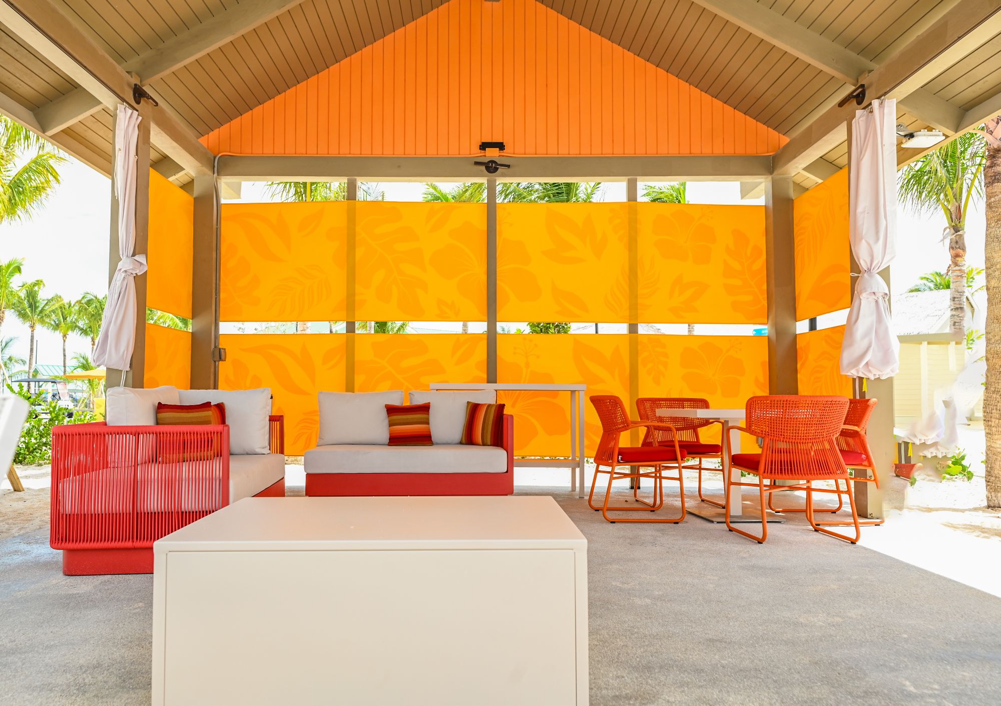CELV15_CalypsoLagoonLargeCabana__INTERIORVIEW.jpg