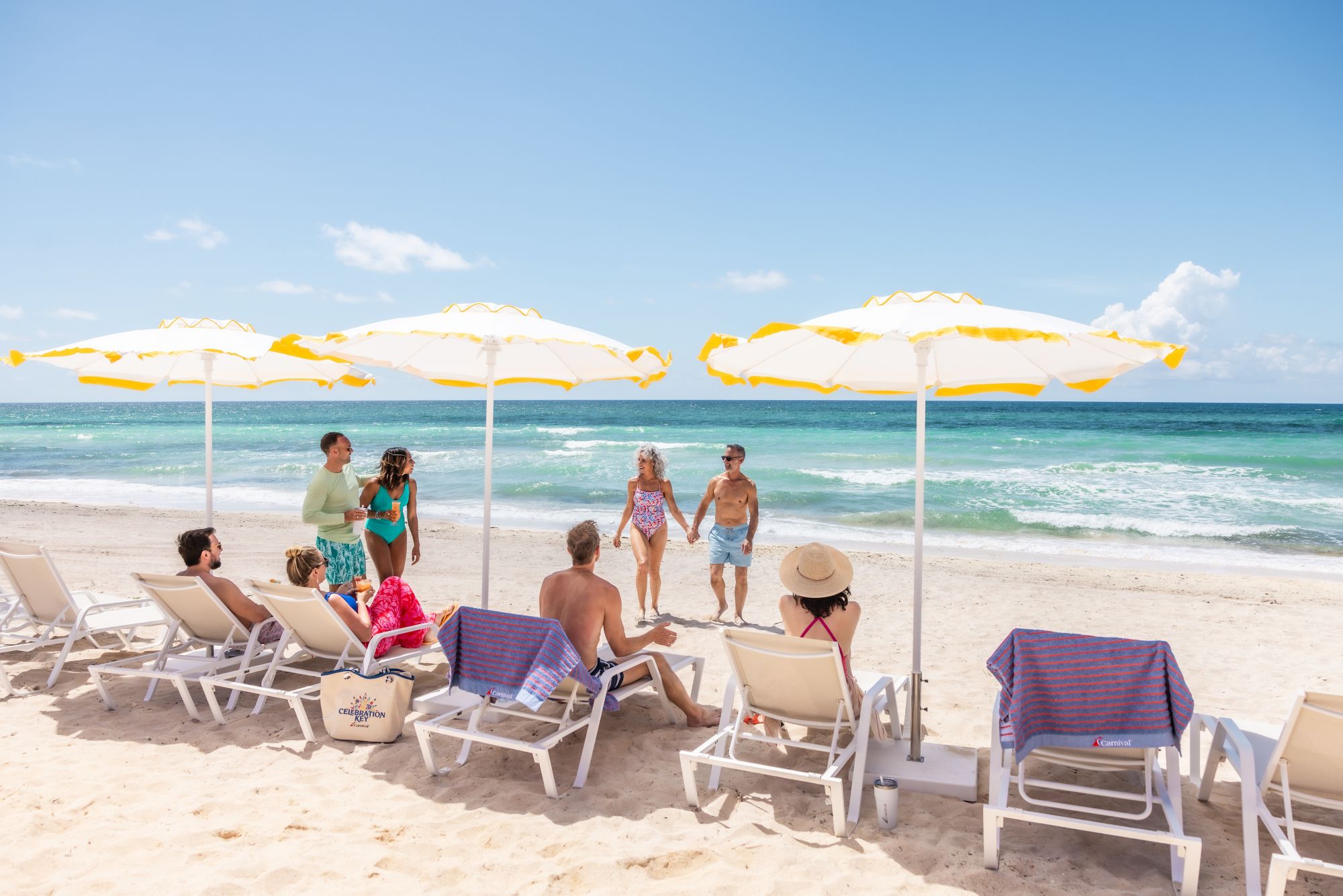 CELV22_CalypsoBeach_LOUNGERSWITHPEOPLEFACINGOCEAN_003.jpg