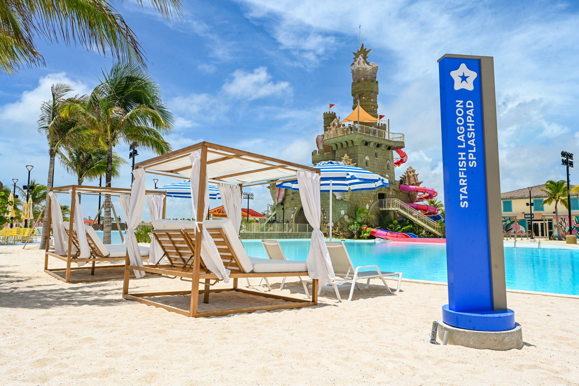CELV27_StarfishSplashpadDaybed_TWODAYBEDSREARSIDEANGLEVIEW_Hero_003.jpg