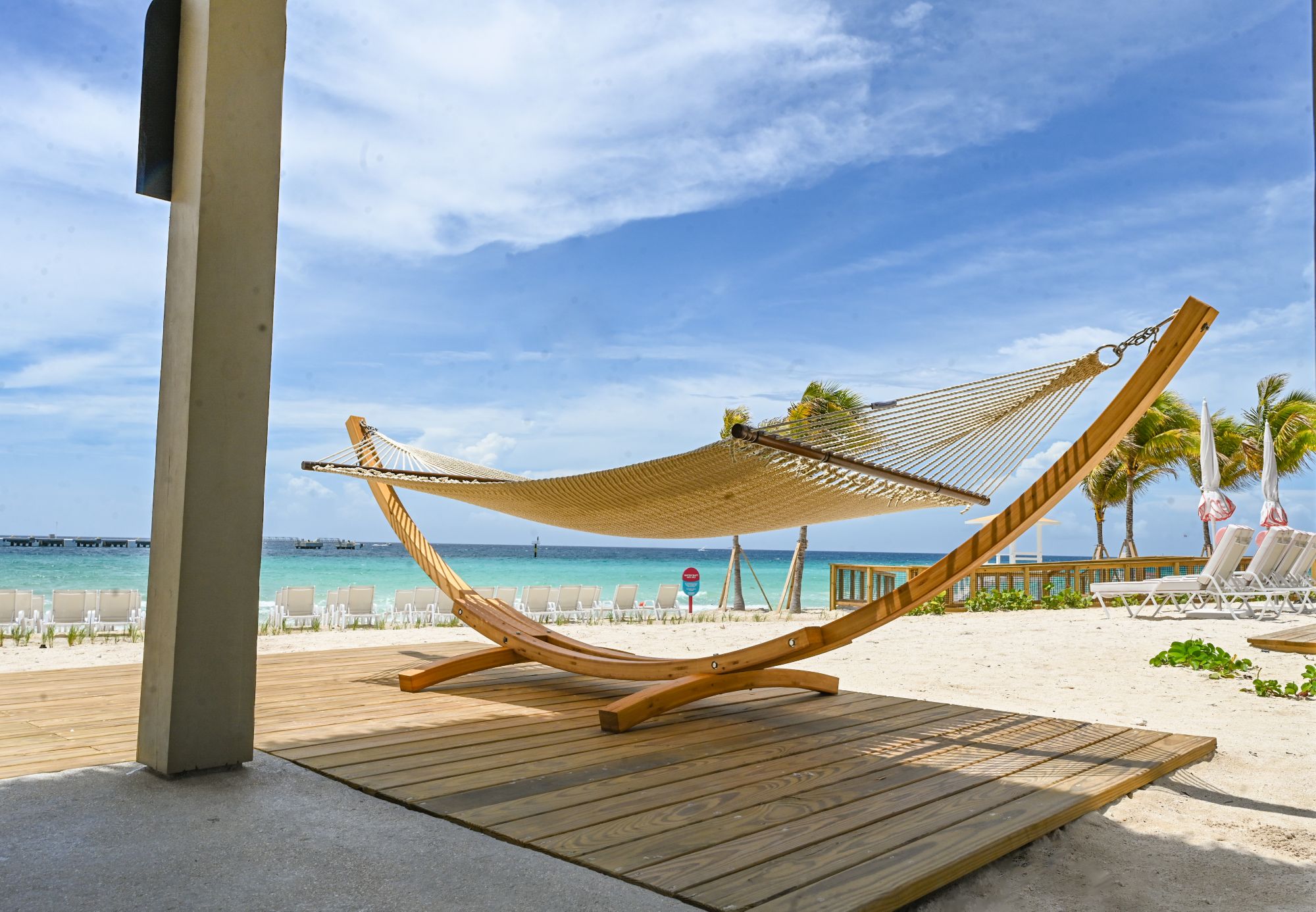 CELV33_PearlCoveSuperVilla_HAMMOCK.jpg