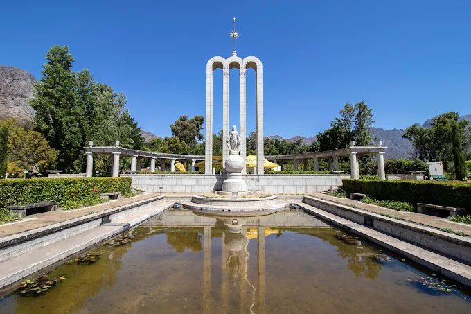 CPT39_HugenoutMemorialFranschhoek_003.jpg