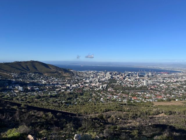 CPT_CPT13_BlickaufderSeilbahnstationamTafelberg_SO_2025_quer2.JPG